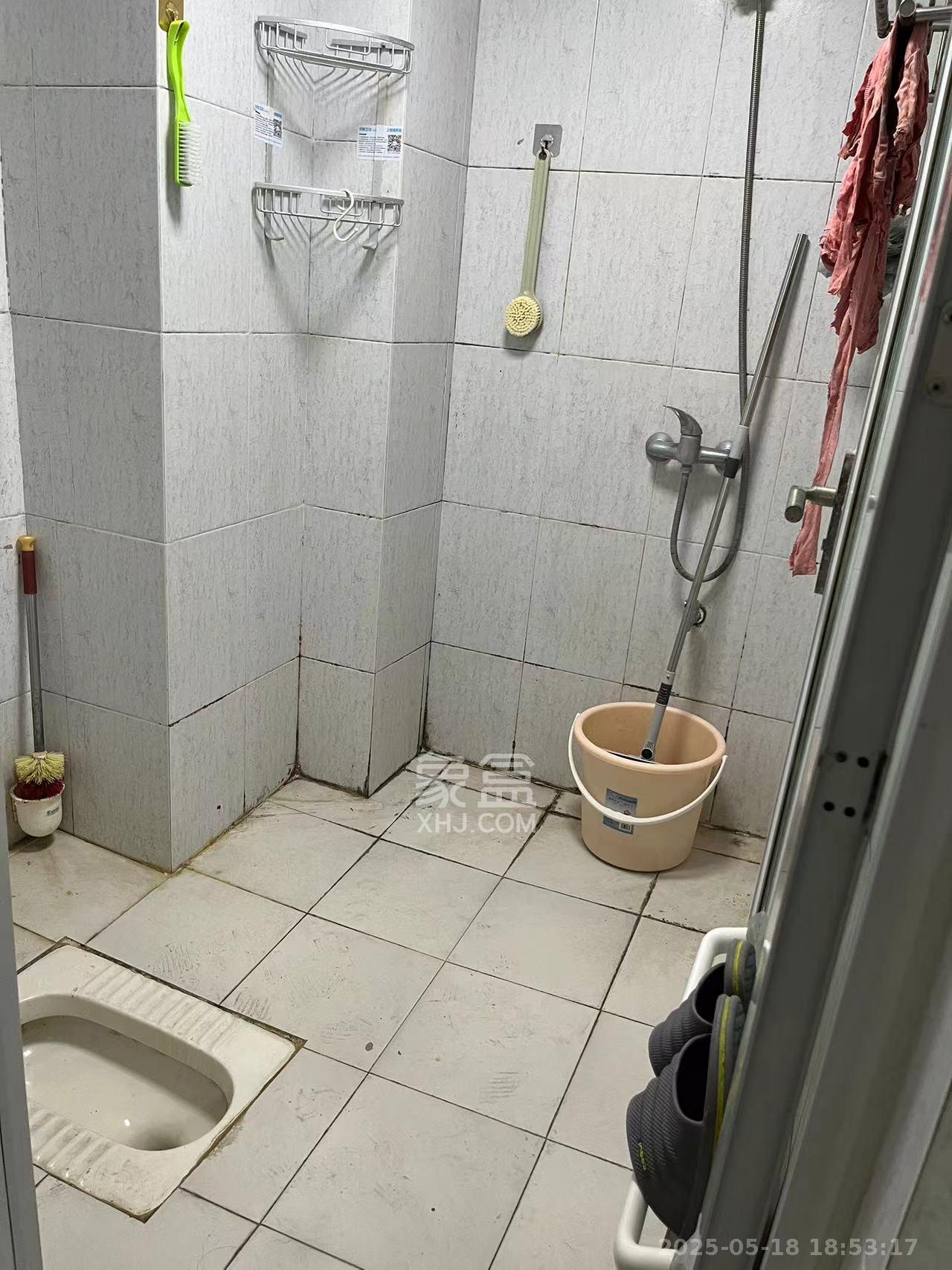 满庭芳小区  1室1厅1卫   1600.00元/月室内图