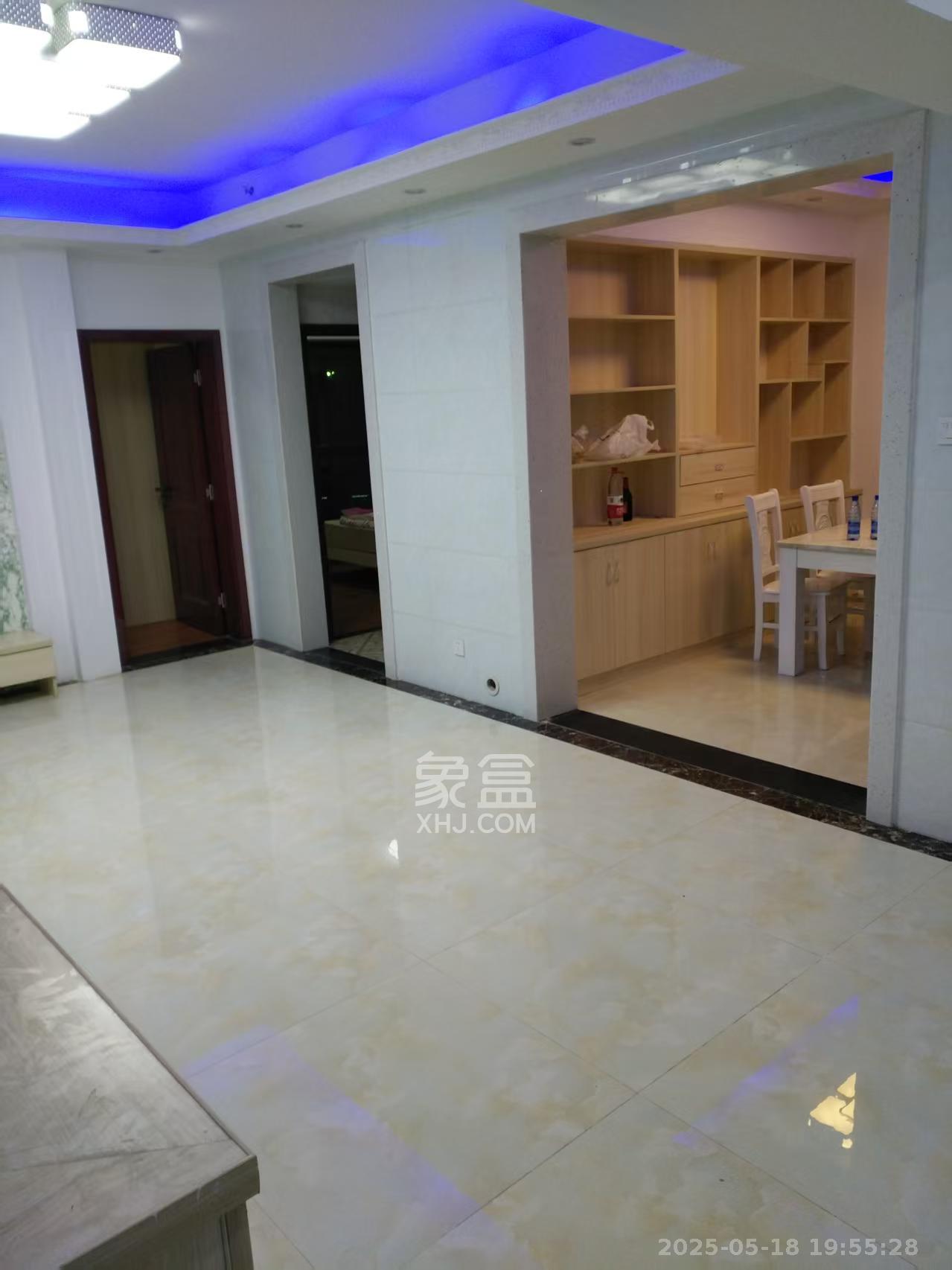 山水湾  3室2厅1卫   2200.00元/月