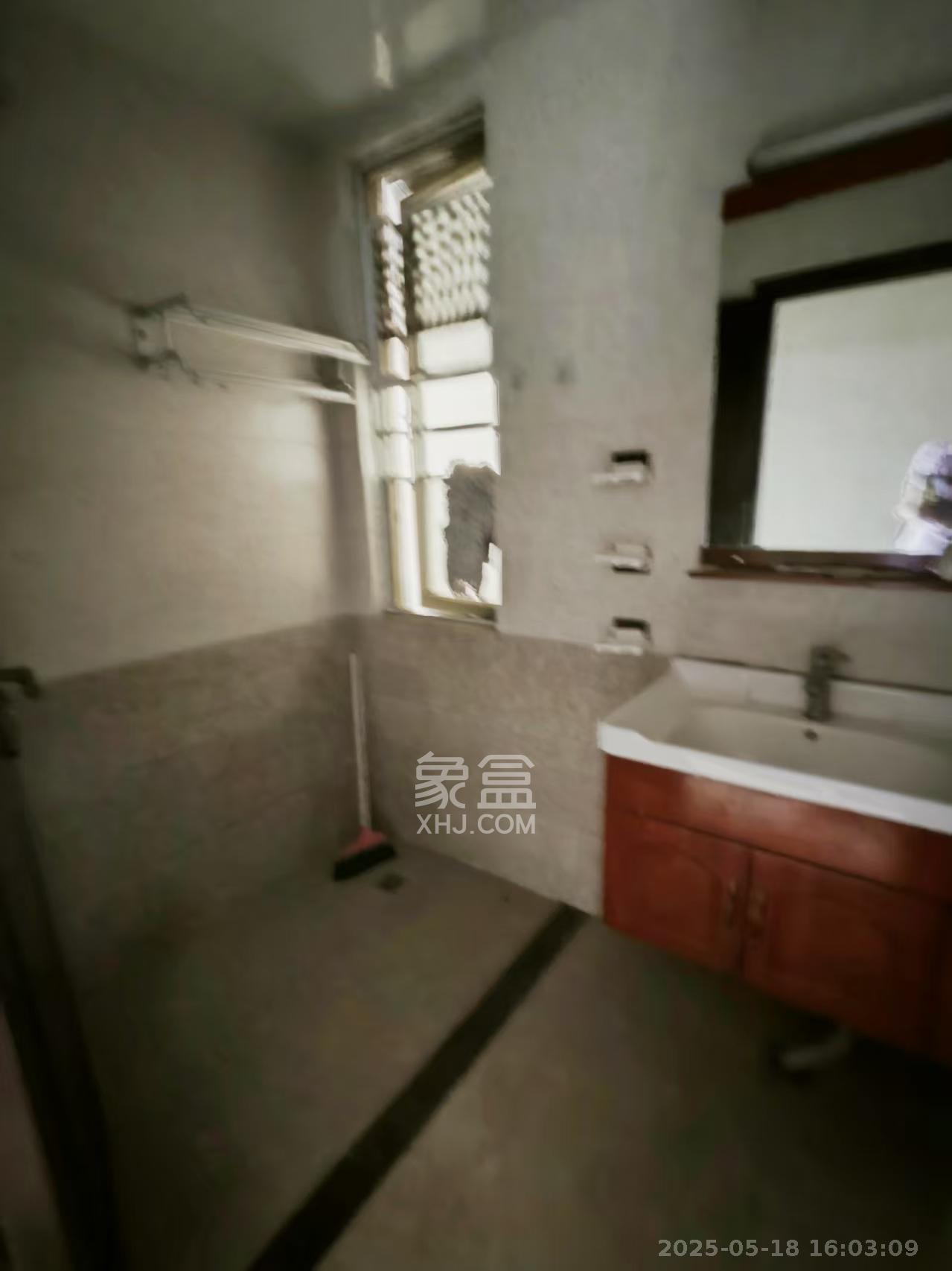 金地三千府(金地湖山樾、金地自在城) 3室1厅1卫 1500.0元/月 金地三千府(金地湖山樾、金地自在城) 3室1厅1卫 1500.0元/月室内图