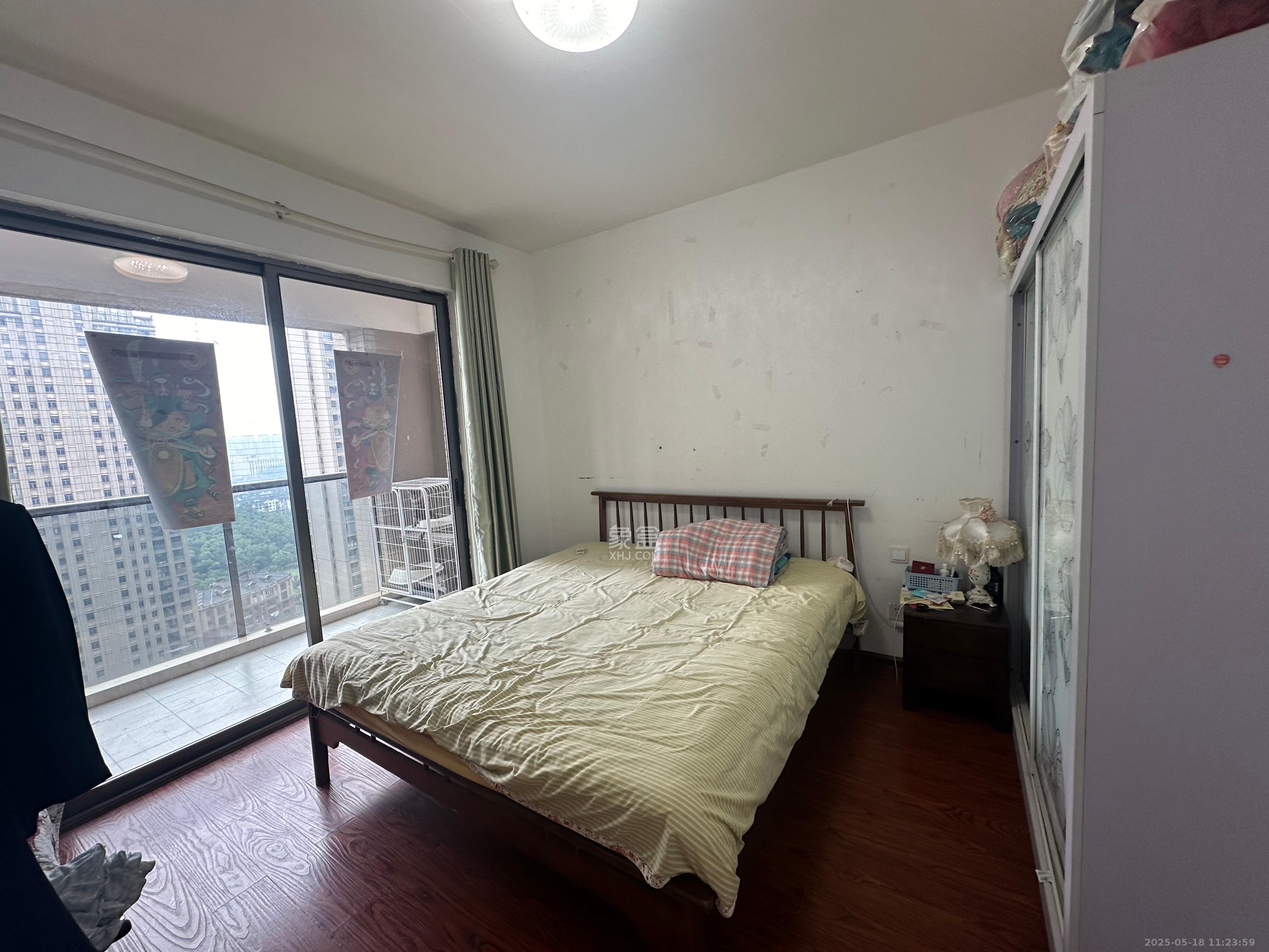 八方小区B区  3室2厅2卫   3500.00元/月室内图