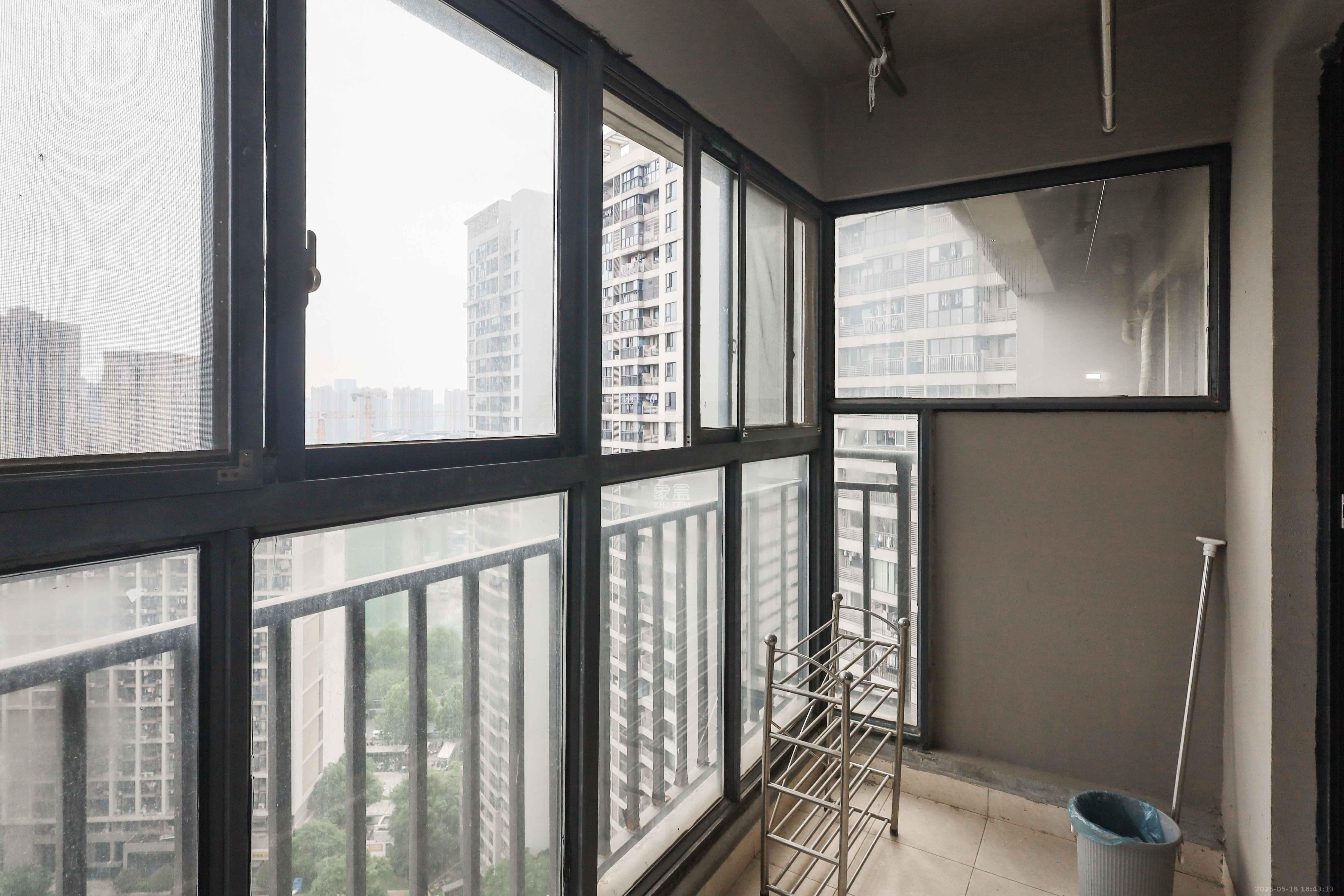 万科城市花园  3室2厅1卫    80.0万 万科城市花园  3室2厅1卫    80.0万阳台