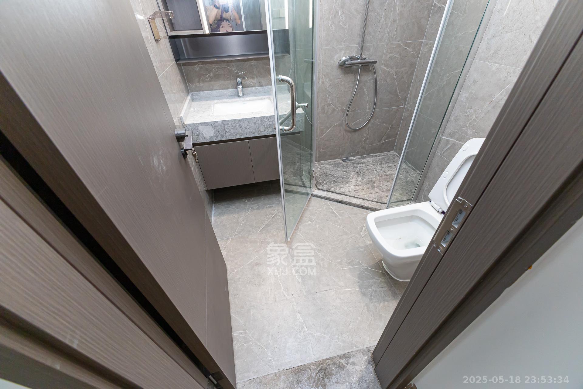 嘉臣道 4室2厅4卫 458.0万 嘉臣道 4室2厅4卫 458.0万卫生间