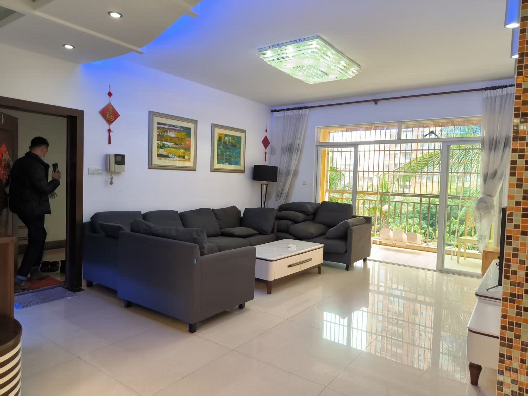 四季华庭金色年华 3室2厅2卫 200.0万 四季华庭金色年华 3室2厅2卫 200.0万客厅