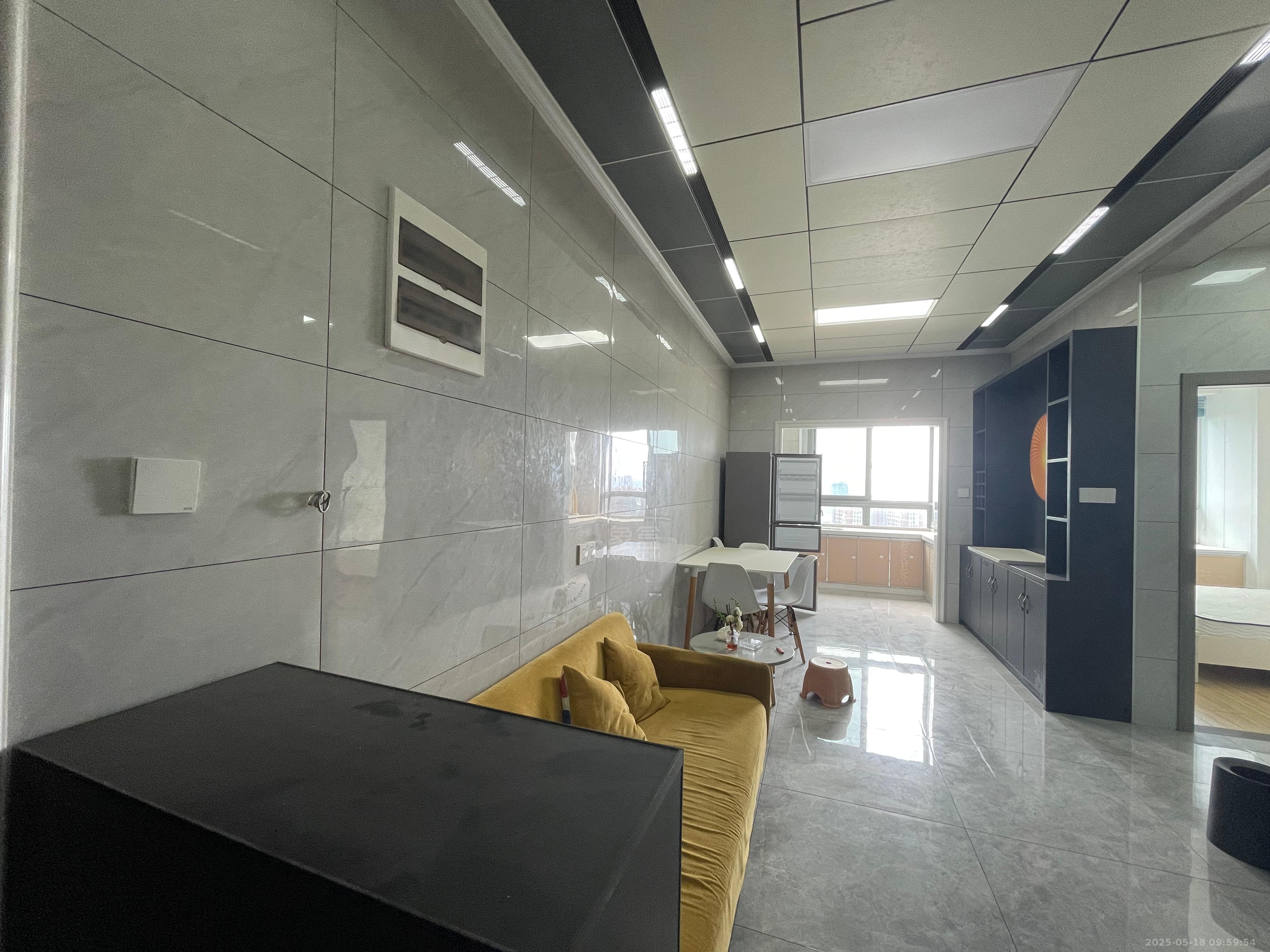 尚格广场 2室2厅1卫 2500.0元/月 尚格广场 2室2厅1卫 2500.0元/月室内图