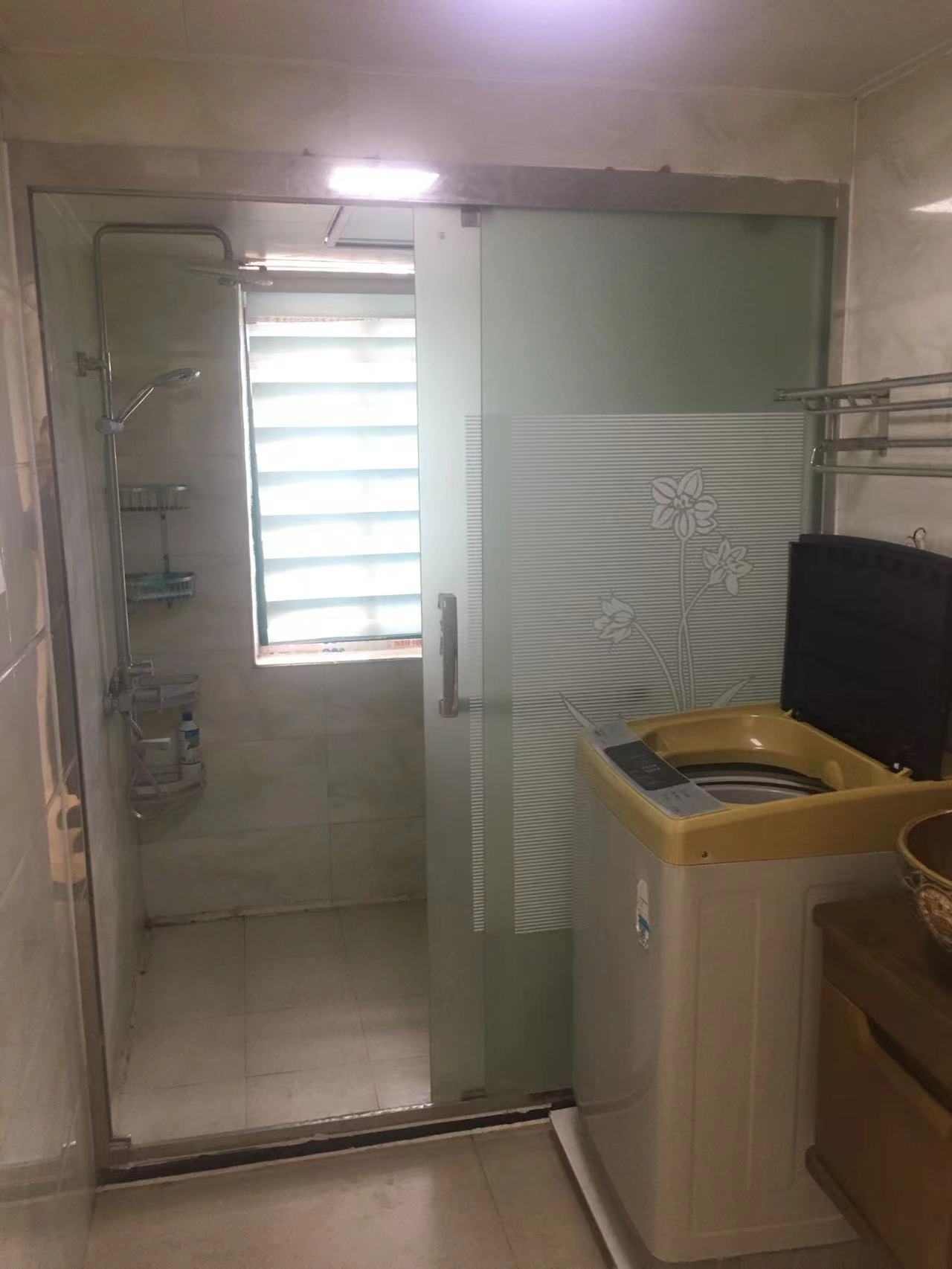 品阁 3室2厅2卫 2200.0元/月 品阁 3室2厅2卫 2200.0元/月室内图