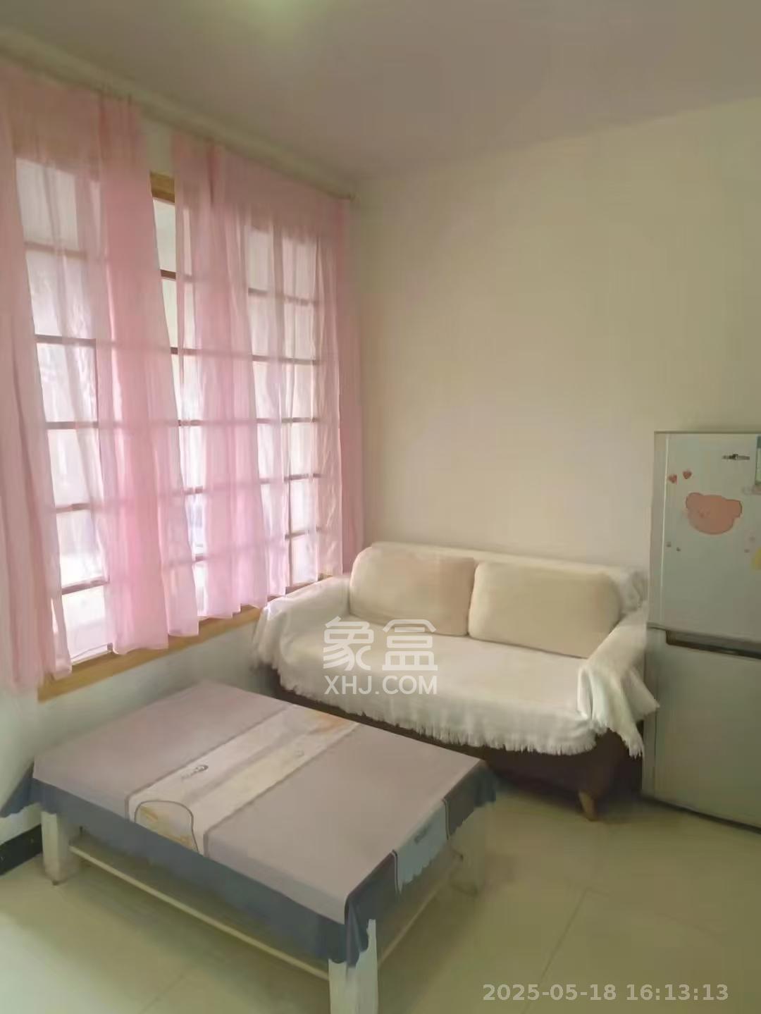 融橙上品  1室1厅1卫   1300.00元/月室内图