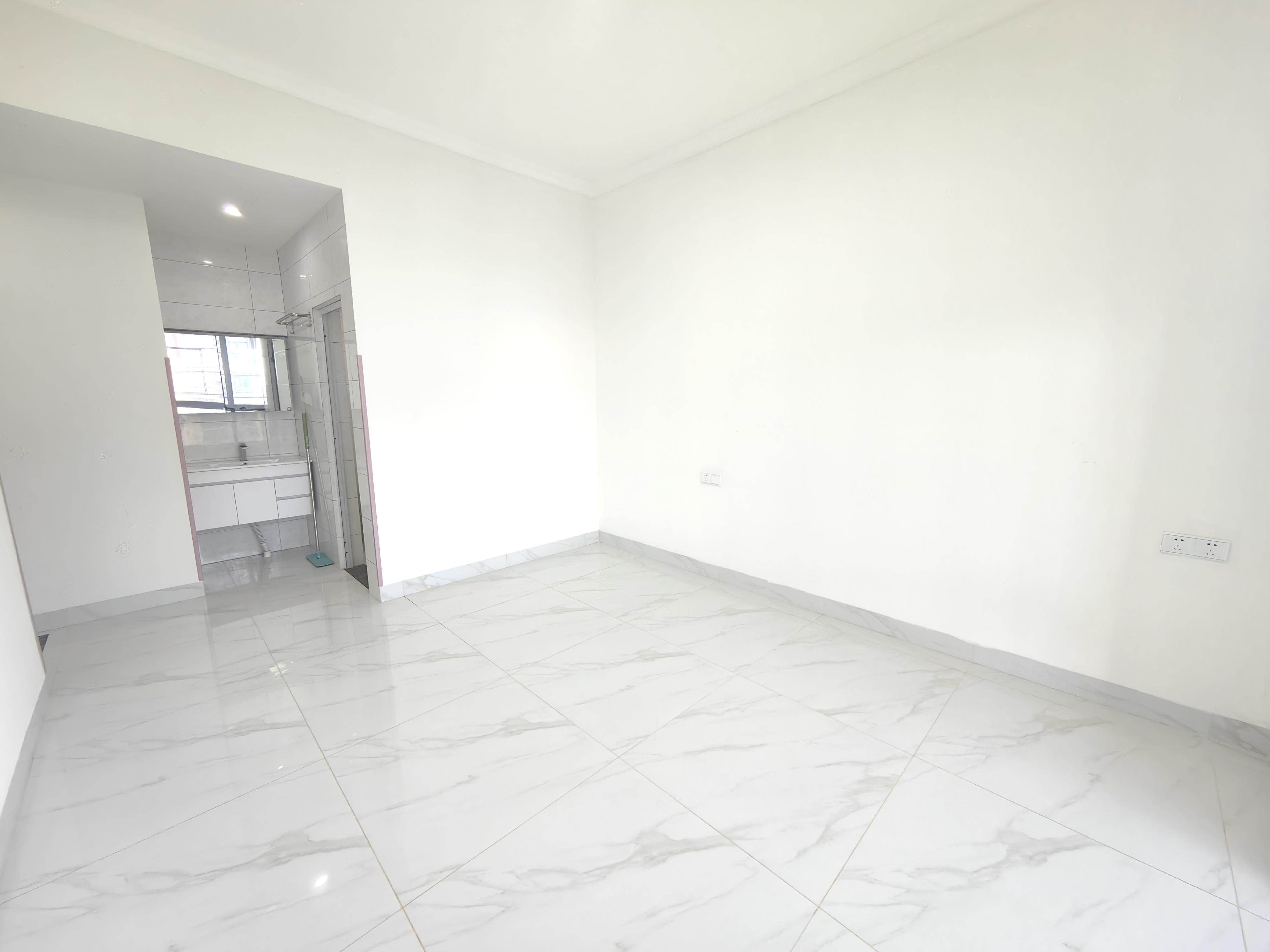 怡和湖城大境 5室2厅2卫 6000.0元/月 怡和湖城大境 5室2厅2卫 6000.0元/月室内图