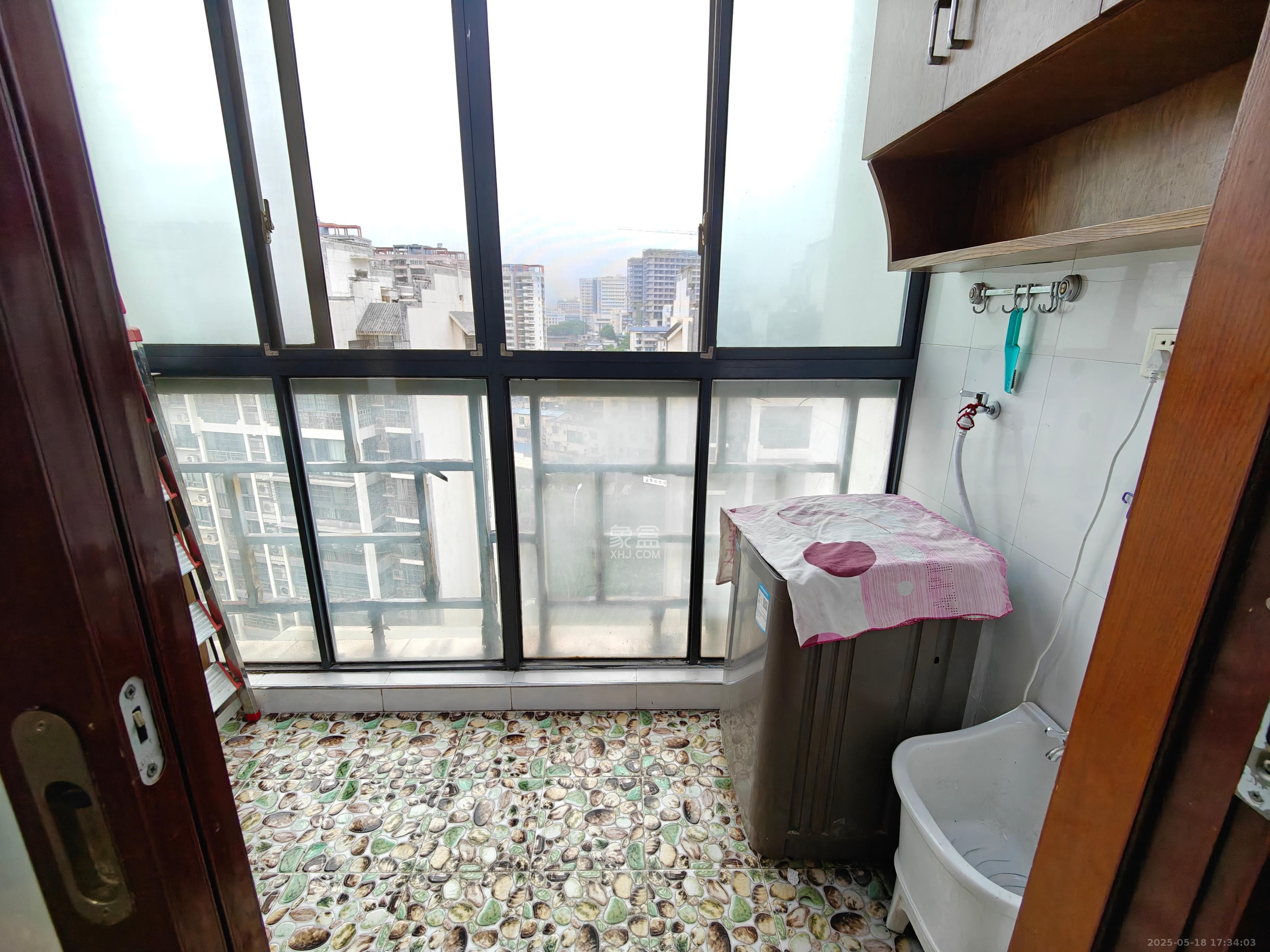 西子湖畔沃府  4室2厅2卫    3200.0元/月室内图
