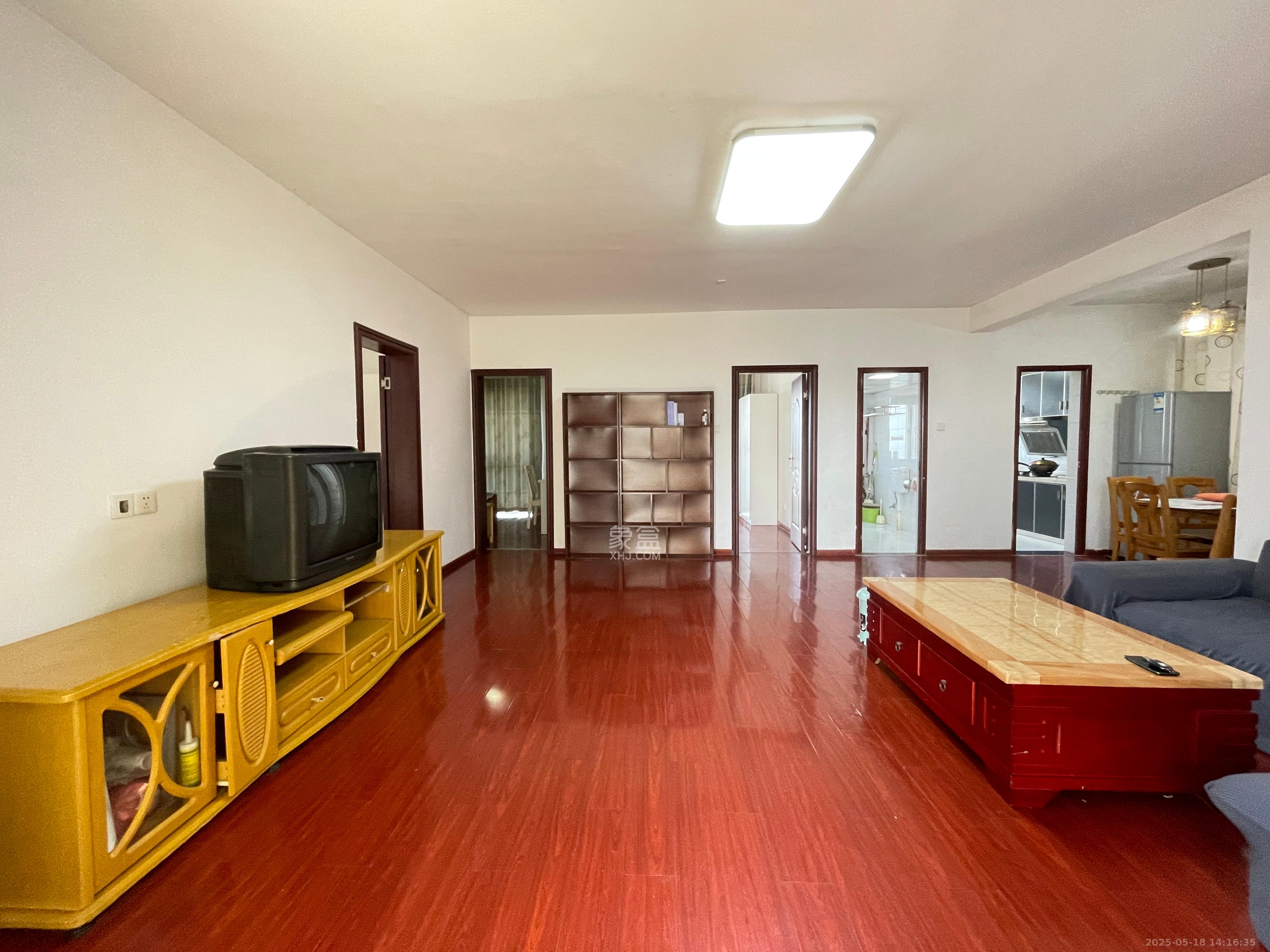 雄新水印廊桥(雄新华府) 1室2厅1卫 2100.0元/月 雄新水印廊桥(雄新华府) 1室2厅1卫 2100.0元/月室内图