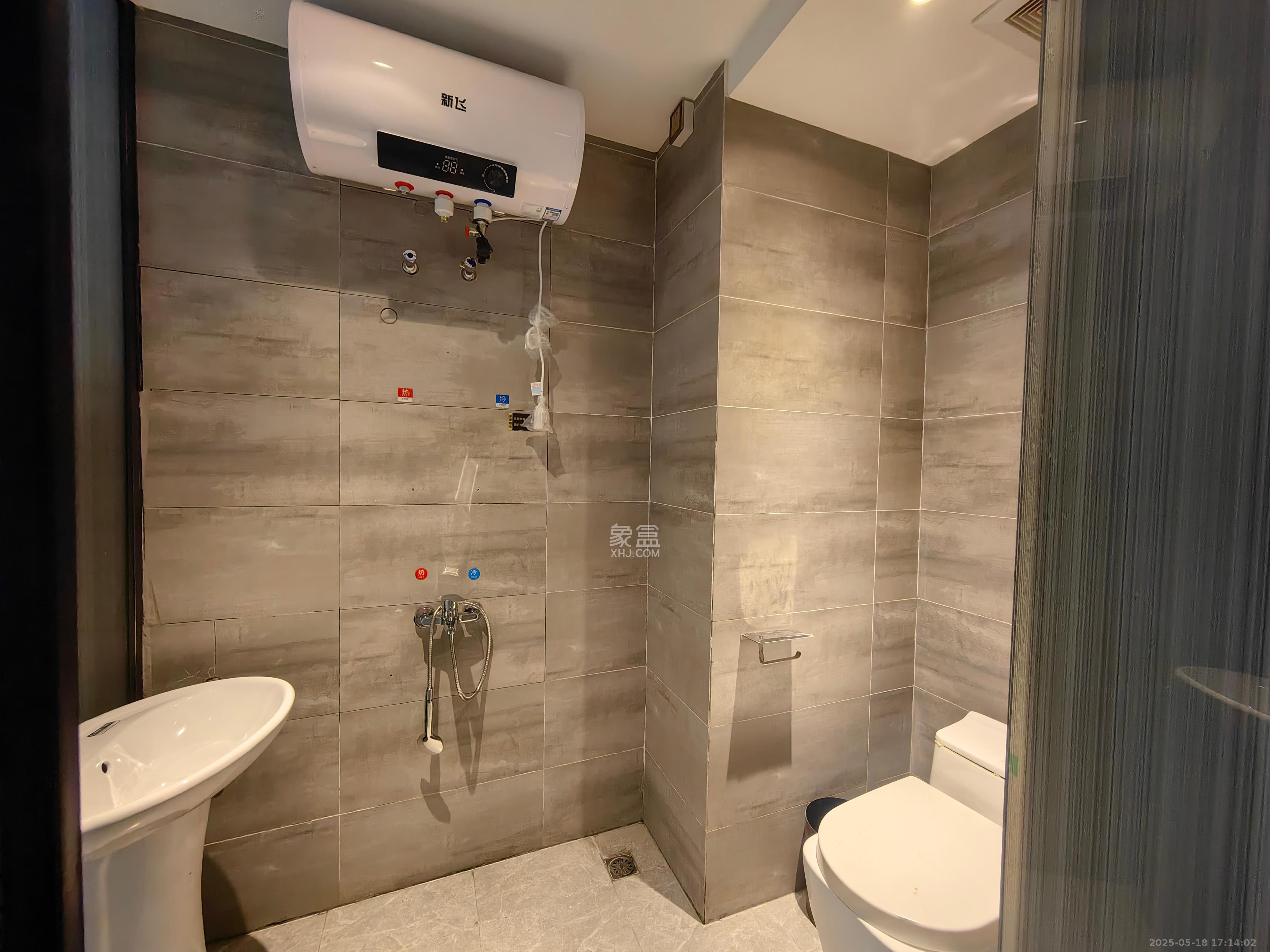 方略城市广场  1室1厅1卫    1200.0元/月 方略城市广场  1室1厅1卫    1200.0元/月室内图