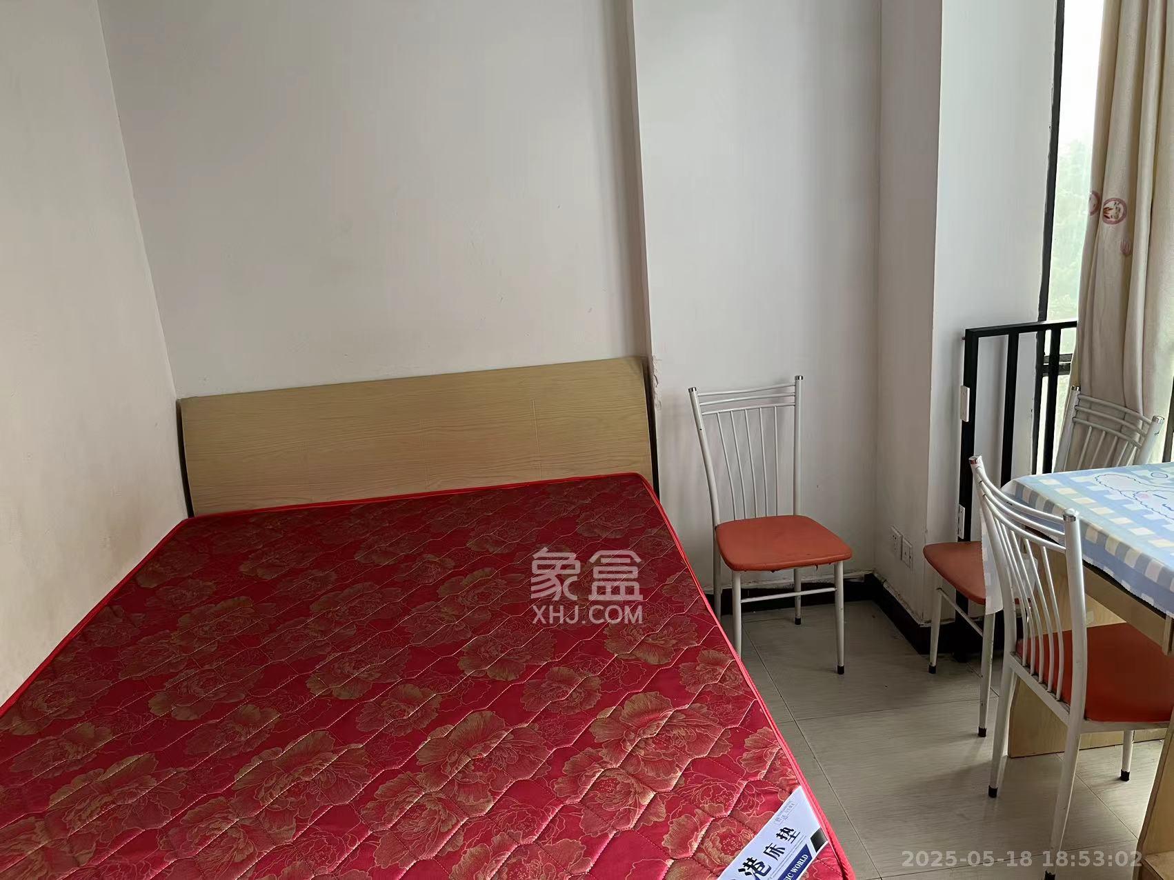 满庭芳小区  1室1厅1卫   1600.00元/月室内图