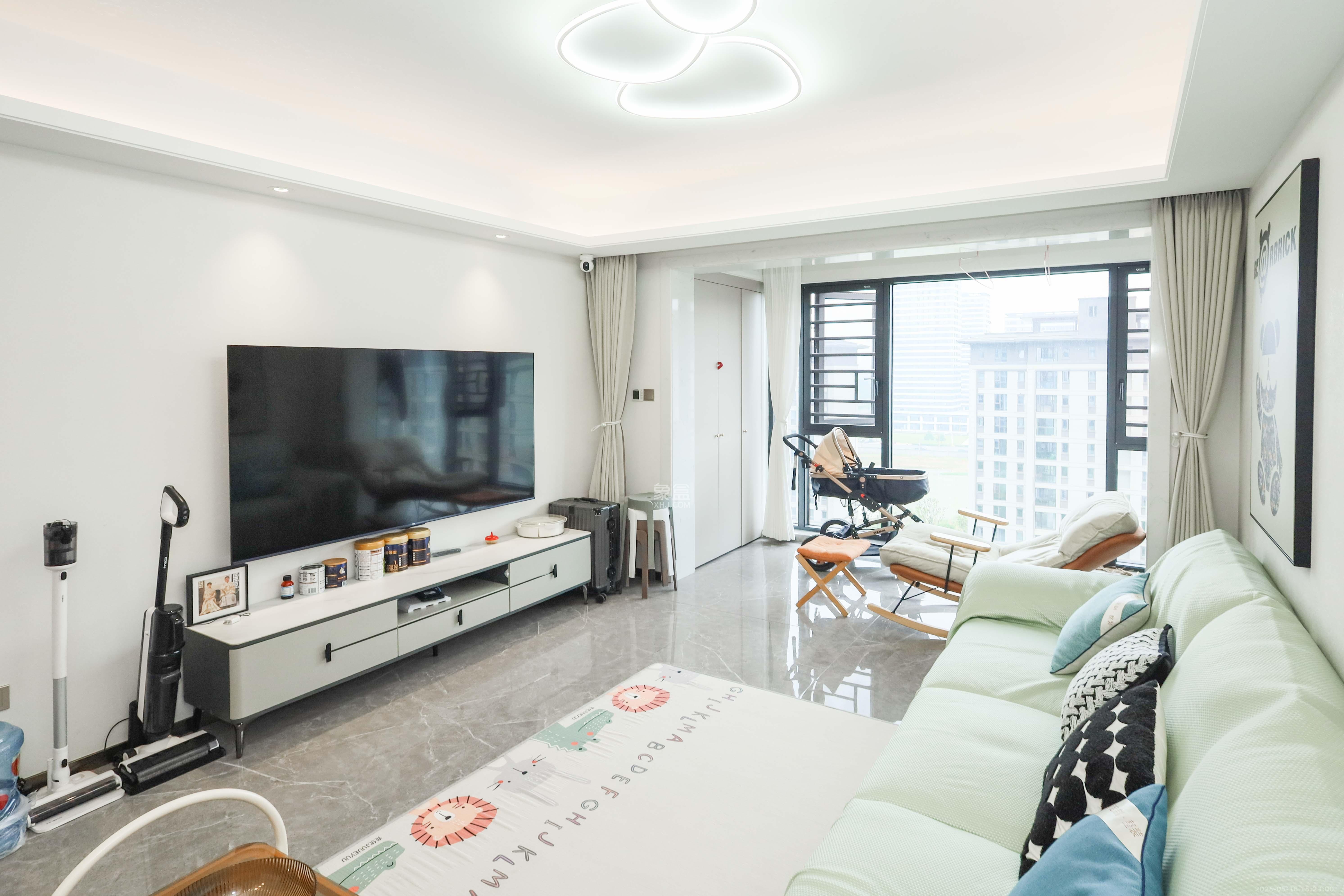 阳光城翡丽云邸  3室2厅2卫    115.0万 阳光城翡丽云邸  3室2厅2卫    115.0万客厅