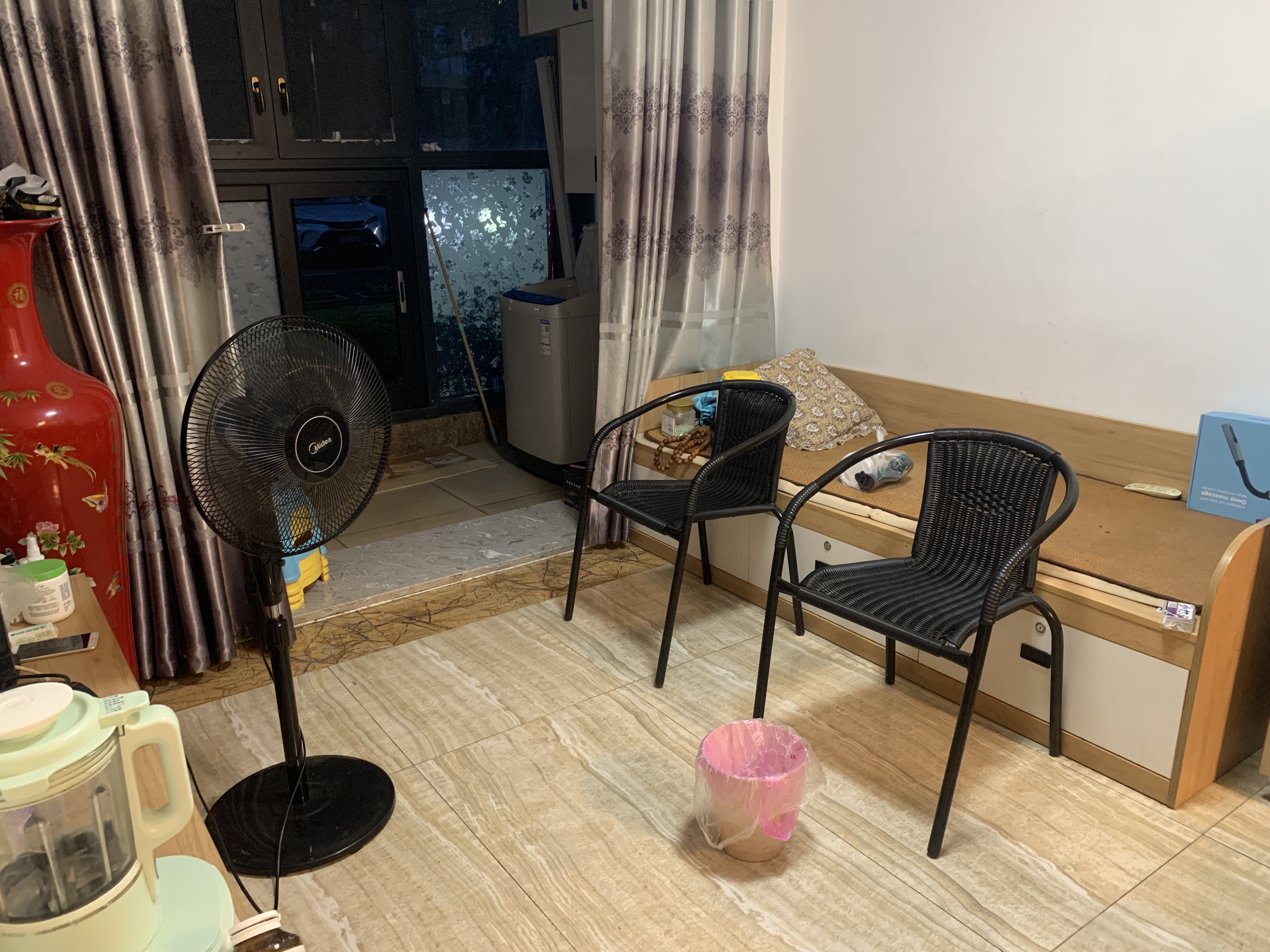 碧桂园一、二期(中央首府) 1室1厅1卫 98.0万 碧桂园一、二期(中央首府) 1室1厅1卫 98.0万客厅