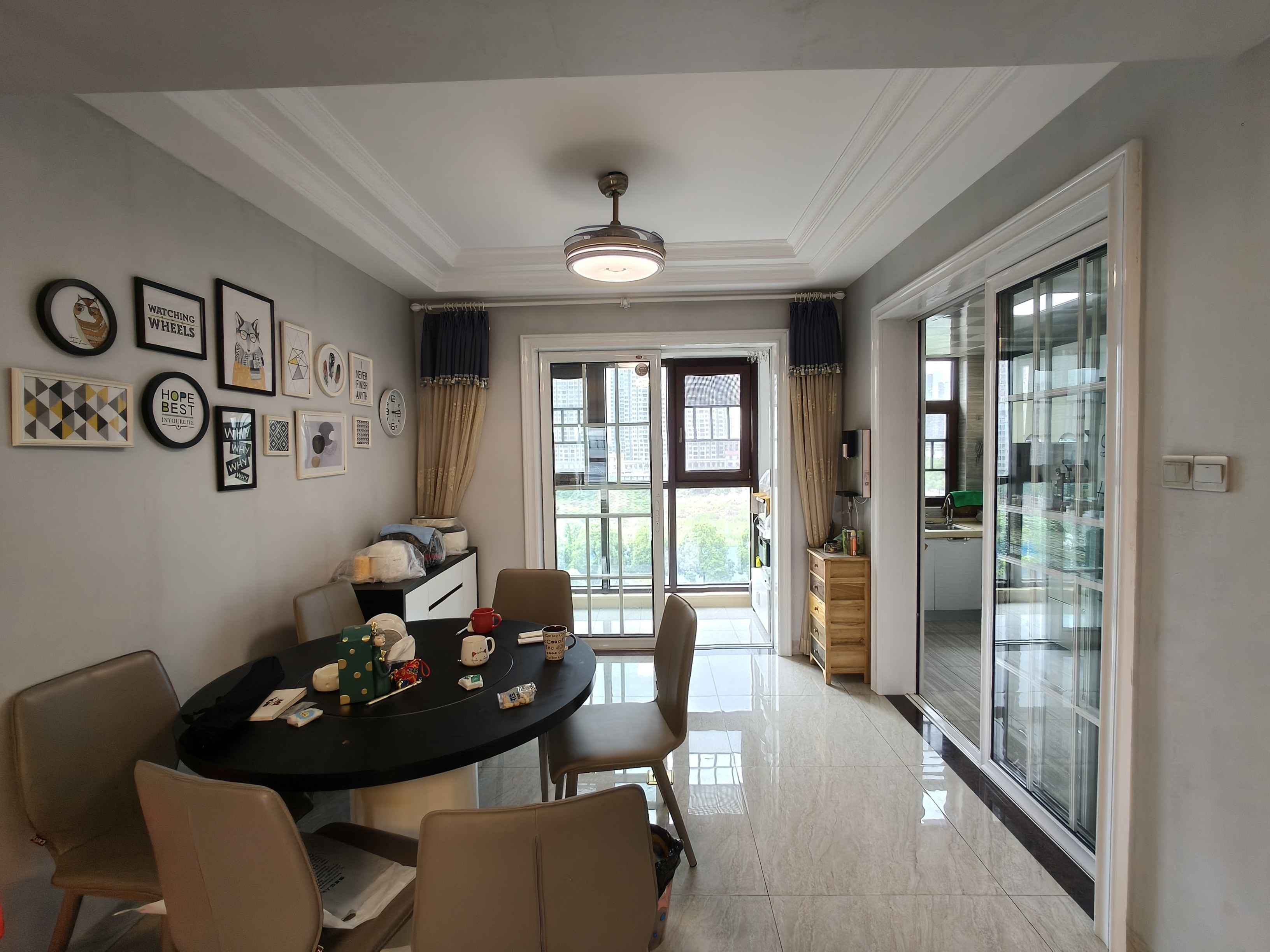 怡河园 4室2厅2卫 132.8万 怡河园 4室2厅2卫 132.8万客厅