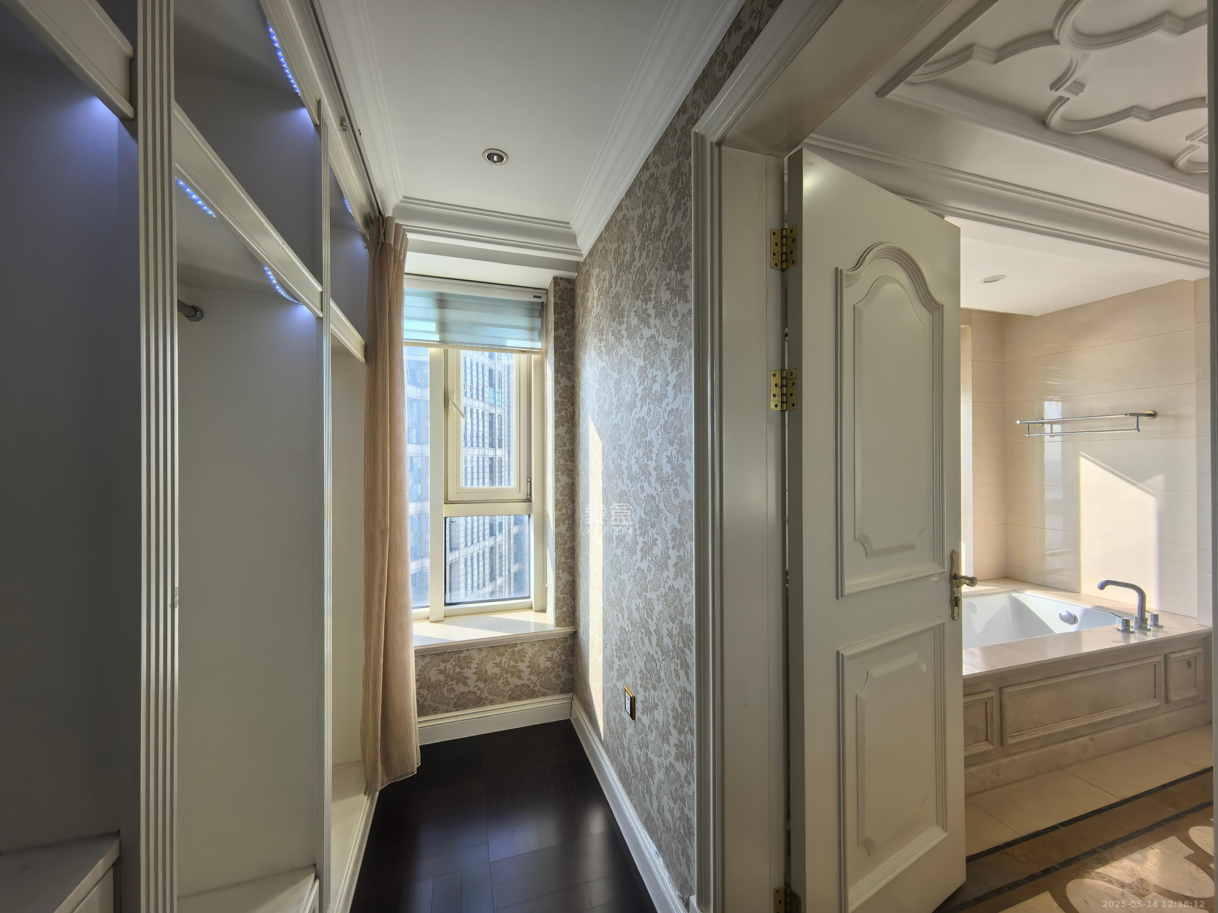 万达公馆  3室2厅4卫    8000.0元/月室内图