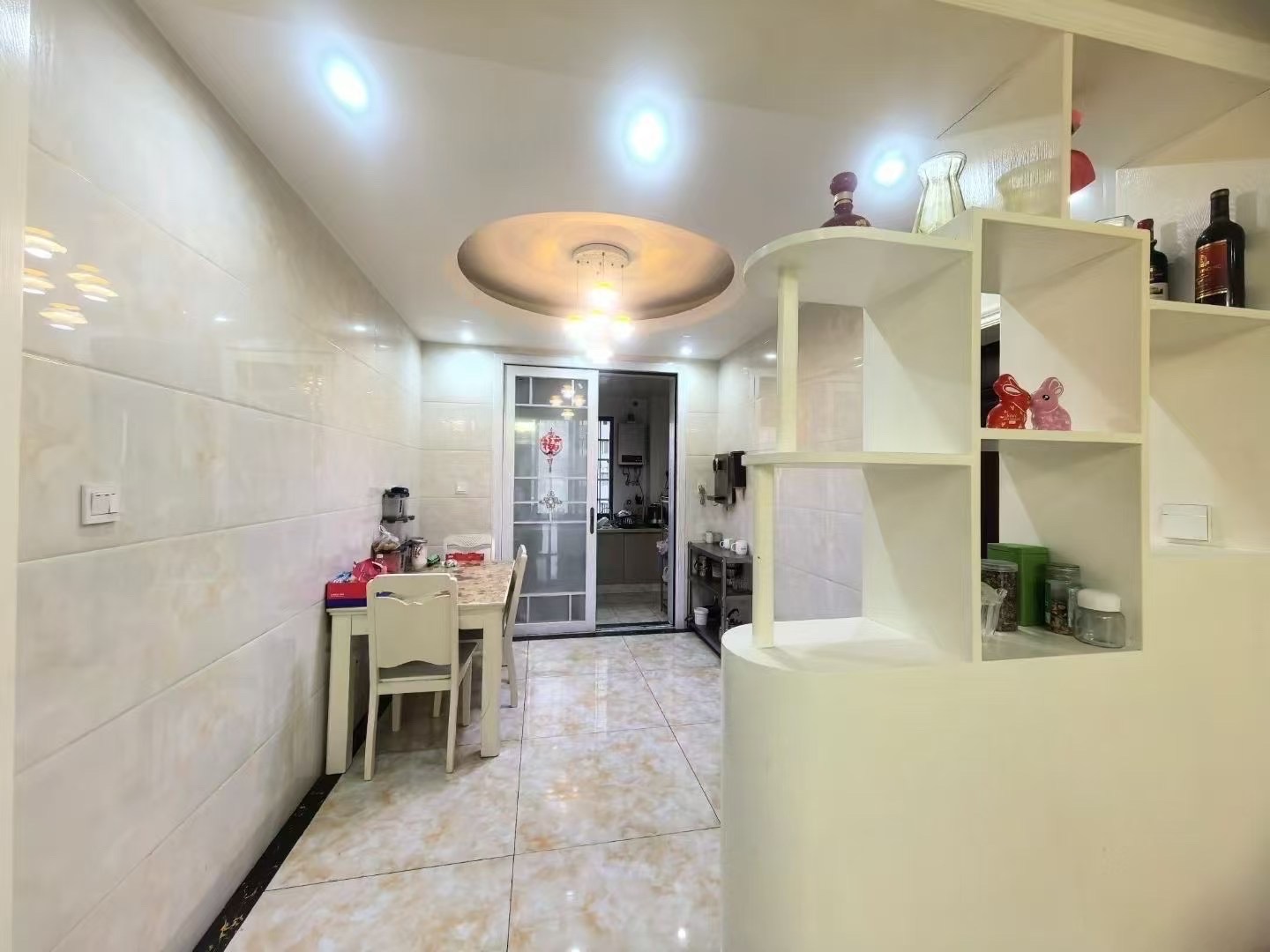 城典丽园  3室2厅2卫    66.8万 城典丽园  3室2厅2卫    66.8万客厅