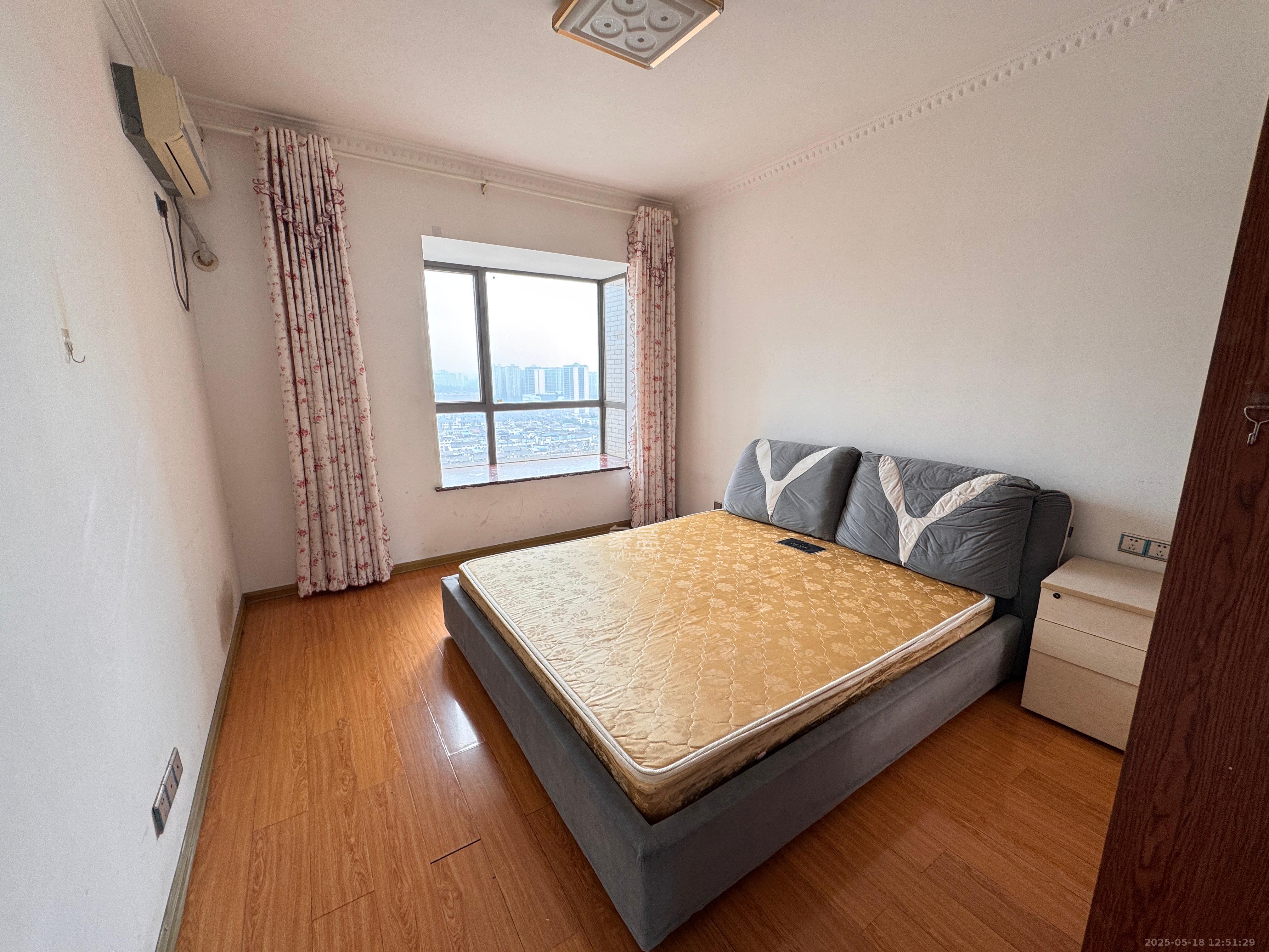 德庆水韵山城 3室1厅0卫 2000.0元/月 德庆水韵山城 3室1厅0卫 2000.0元/月室内图