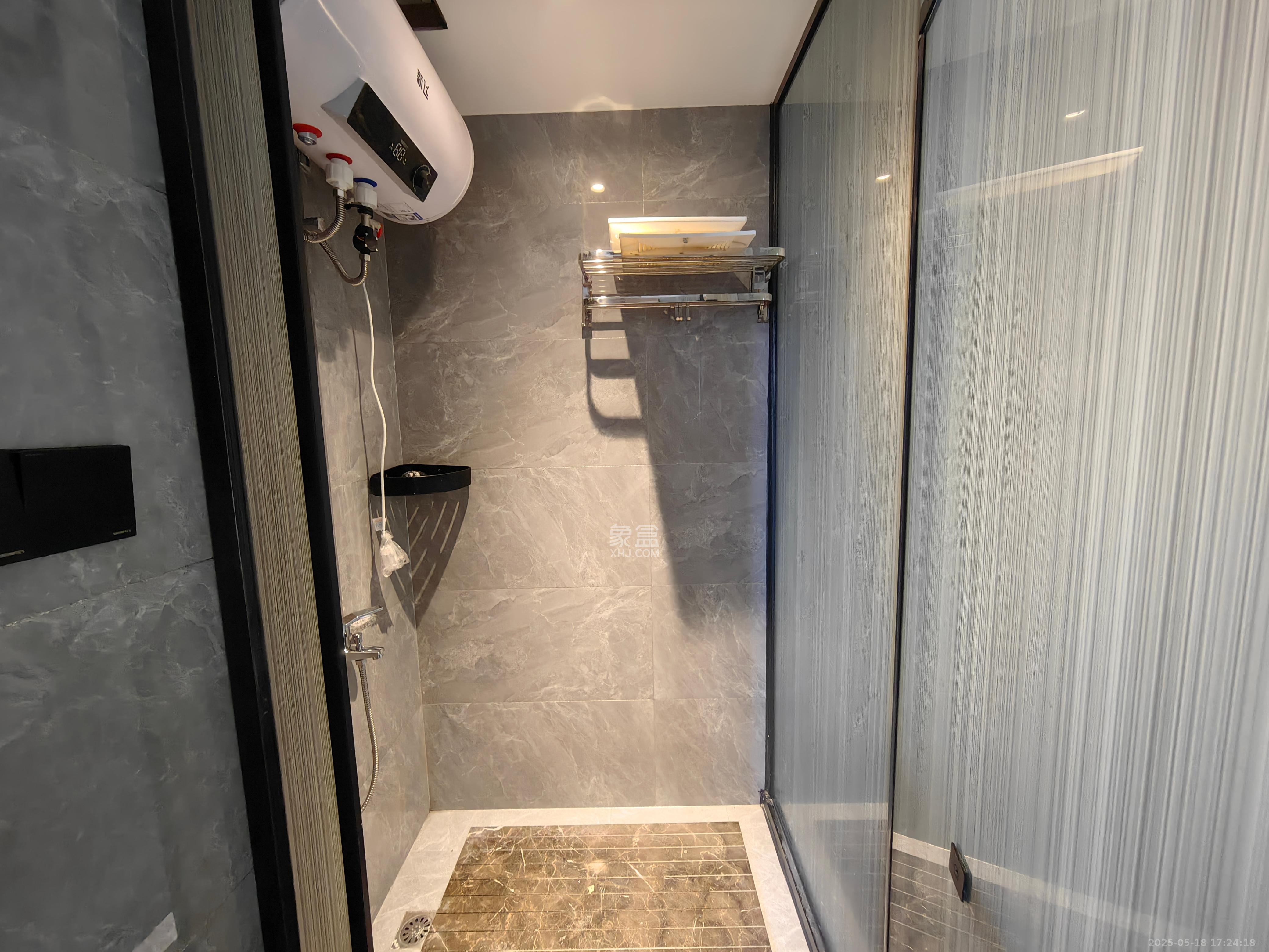 方略城市广场 1室1厅1卫 1300.0元/月 方略城市广场 1室1厅1卫 1300.0元/月室内图