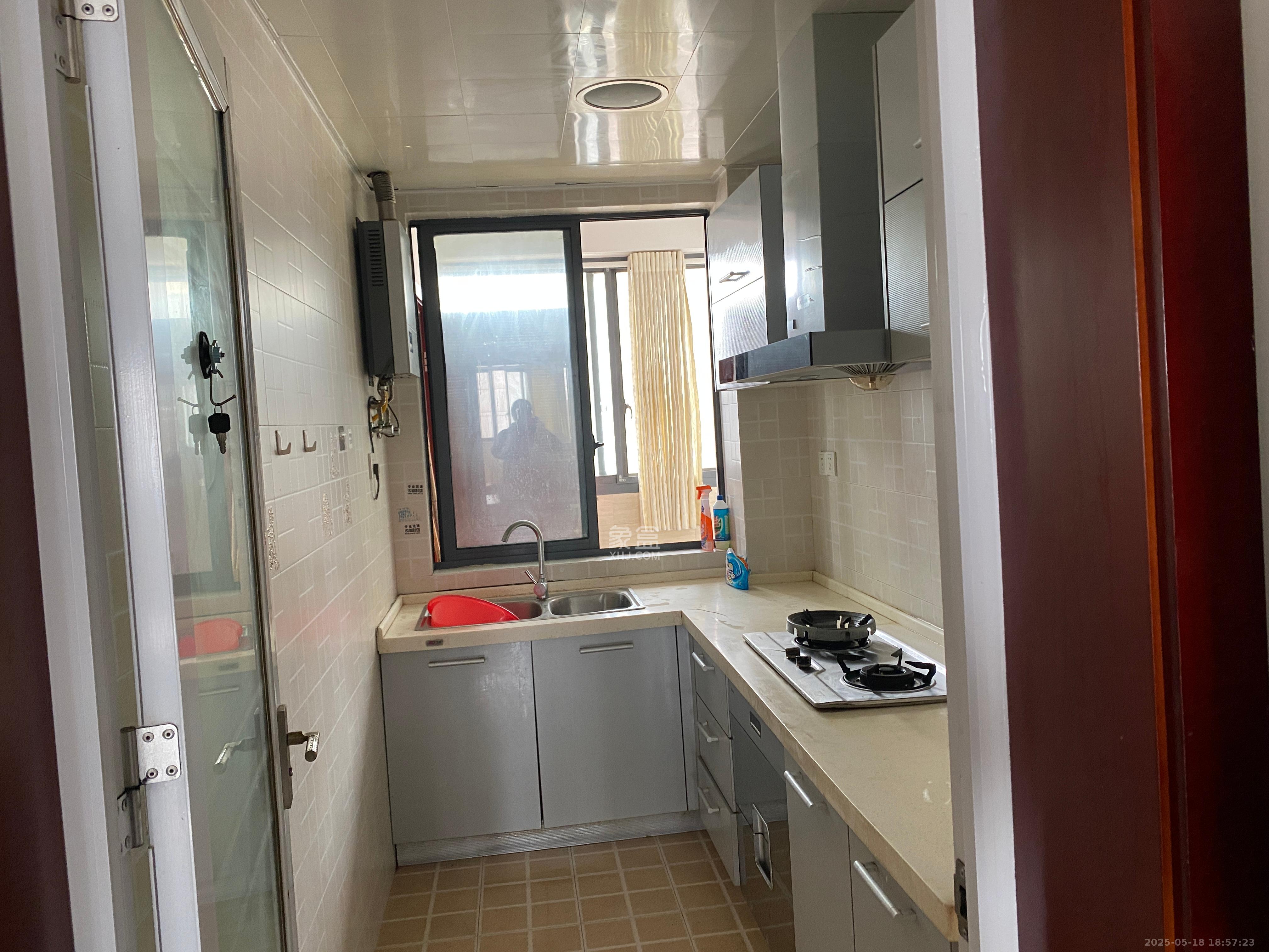 鑫远湘府华城 3室2厅1卫 2700.0元/月 鑫远湘府华城 3室2厅1卫 2700.0元/月室内图