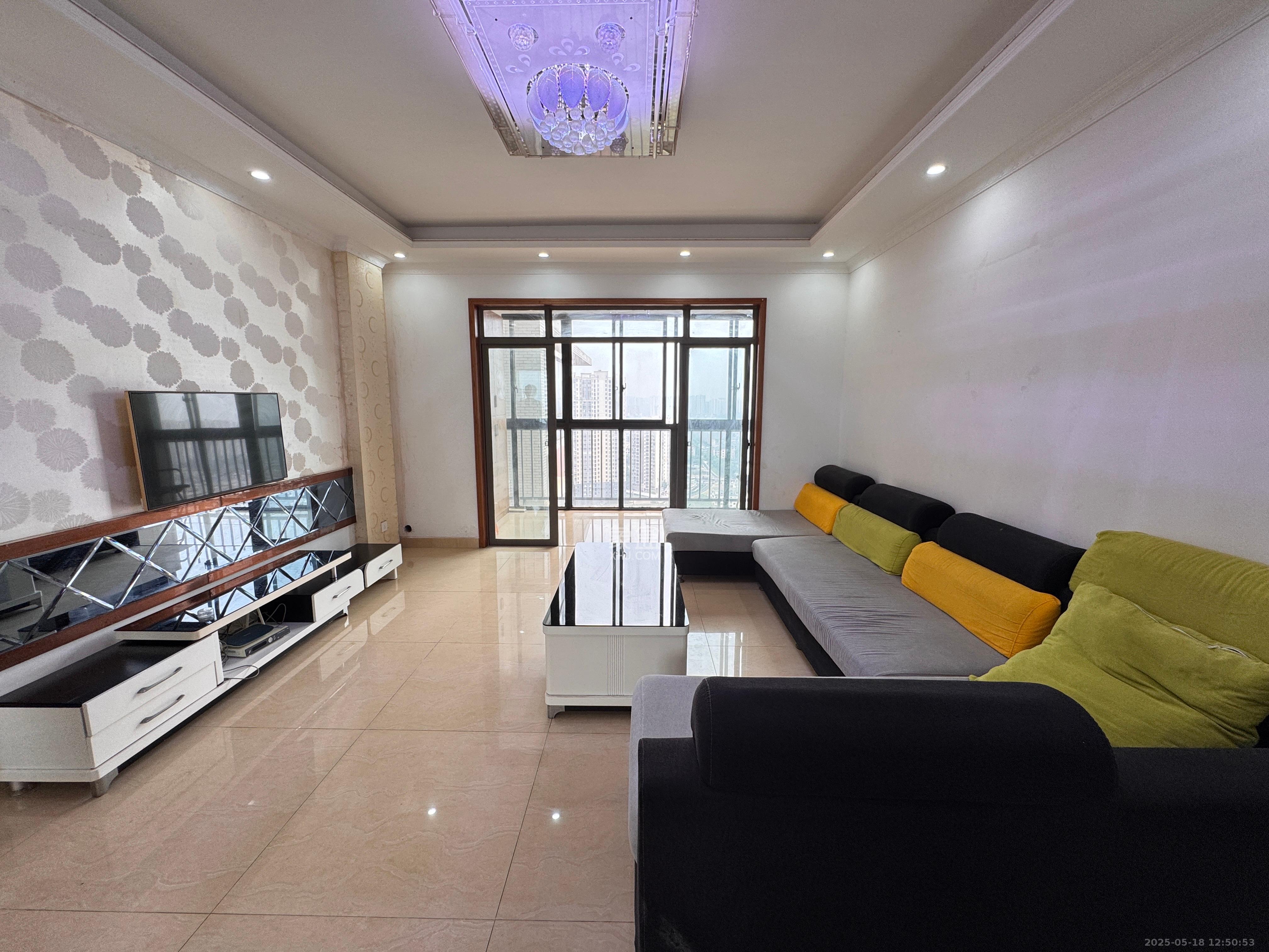 德庆水韵山城 3室1厅0卫 2000.0元/月 德庆水韵山城 3室1厅0卫 2000.0元/月室内图