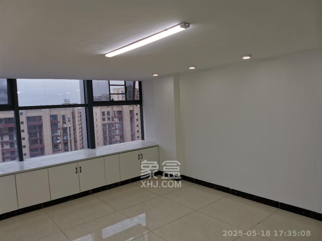 裕天国际商汇中心 2室1厅1卫 4200.0元/月 裕天国际商汇中心 2室1厅1卫 4200.0元/月室内图