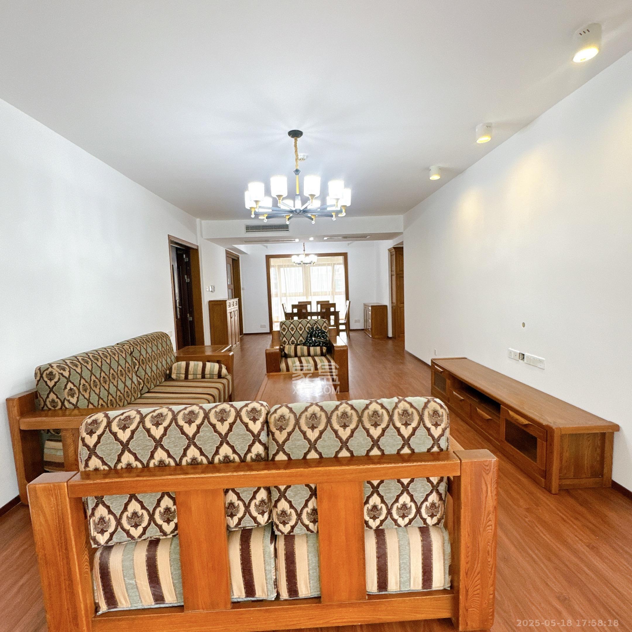 北辰三角洲D2区 4室2厅2卫 5000.0元/月 北辰三角洲D2区 4室2厅2卫 5000.0元/月室内图