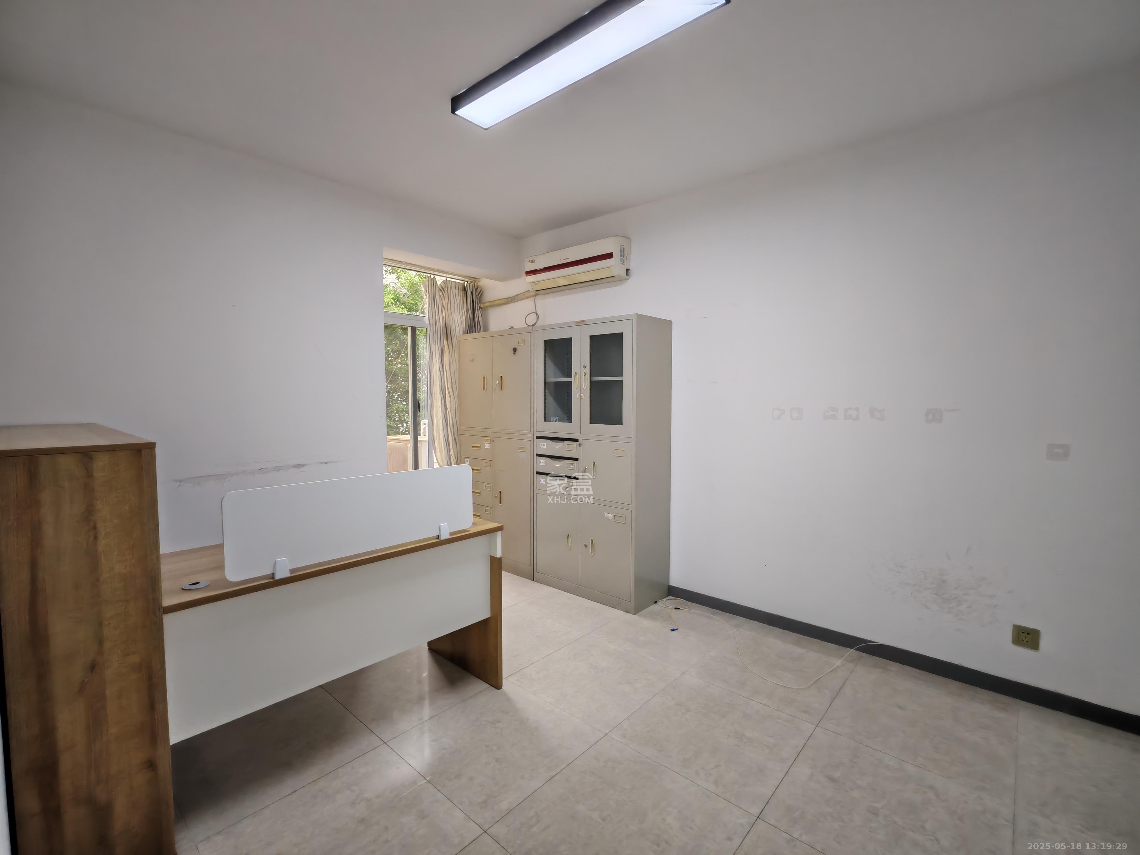 宏华花苑  3室2厅2卫    2600.0元/月室内图