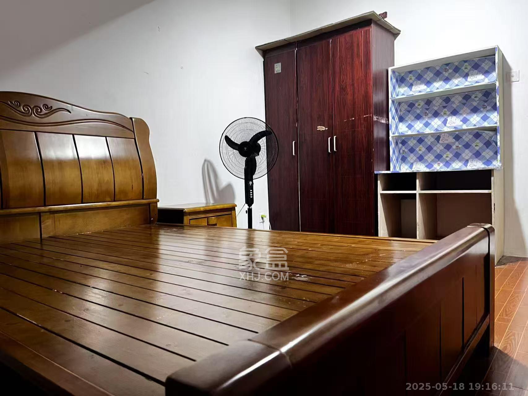 鄱阳小区  2室1厅1卫    950.0元/月 鄱阳小区  2室1厅1卫    950.0元/月室内图