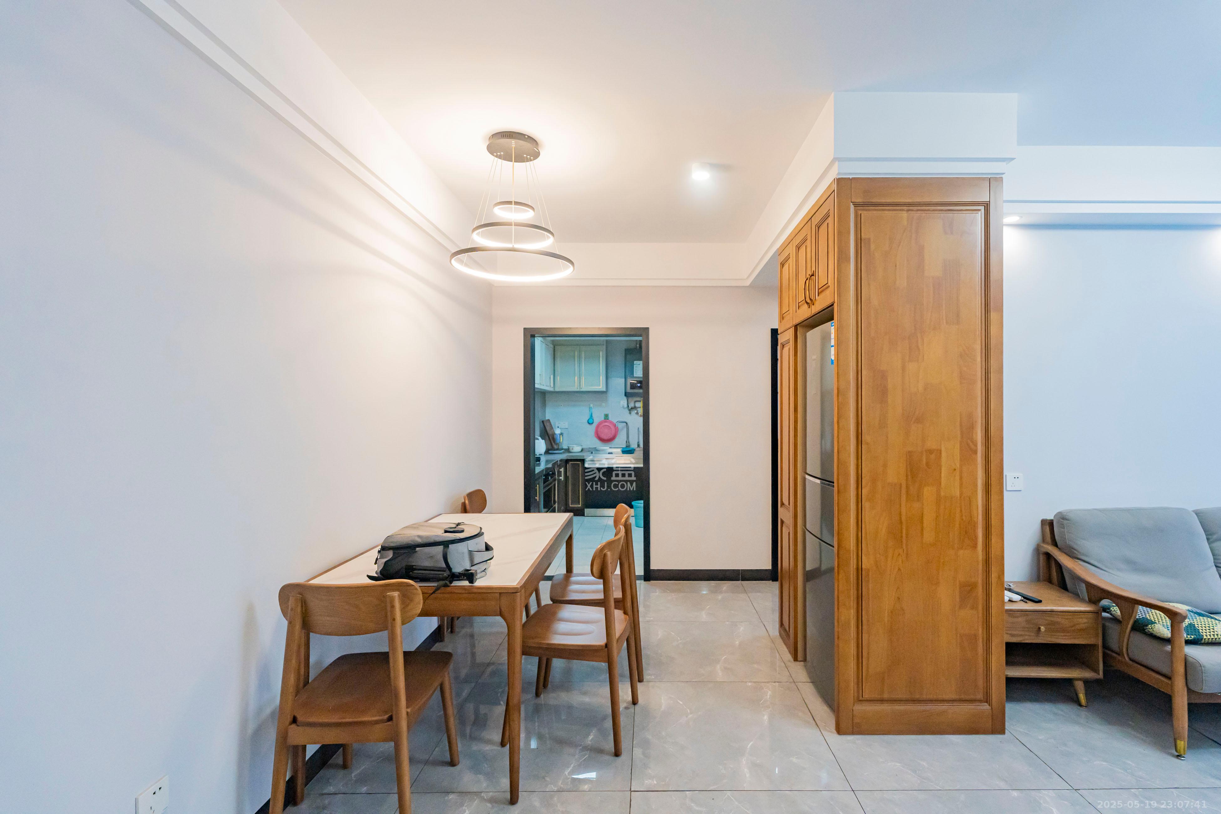 凯乐国际城 2室1厅1卫 103.0万 凯乐国际城 2室1厅1卫 103.0万客厅