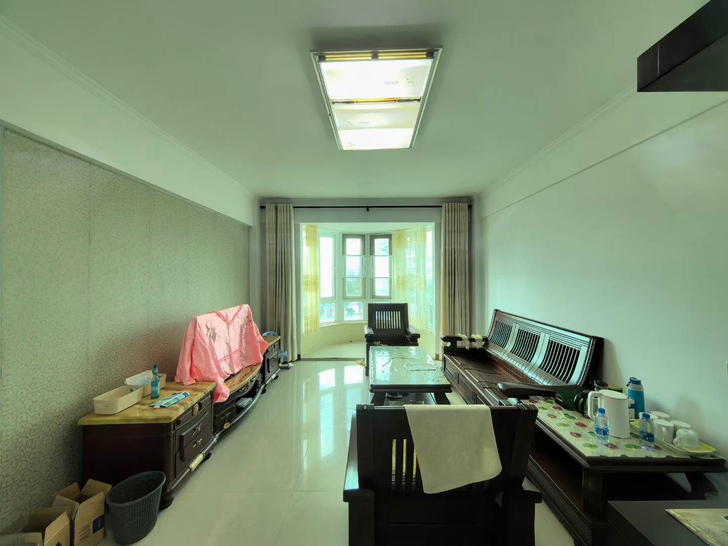 天上人间  3室2厅2卫    150.0万 天上人间  3室2厅2卫    150.0万客厅