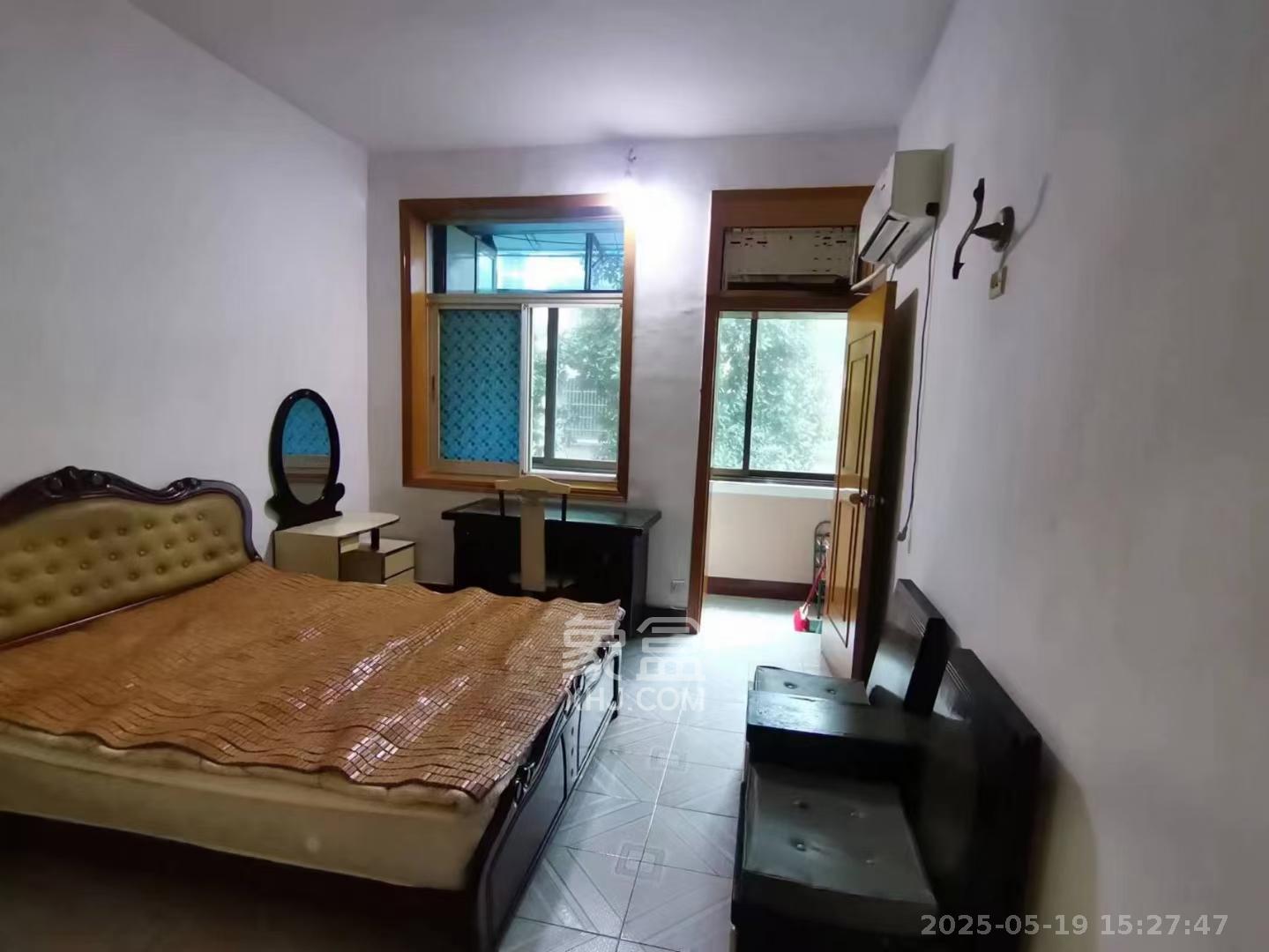 肖家坡宿舍(原湖南省机械研究所肖家坡宿舍) 3室2厅1卫 1500.0元/月 肖家坡宿舍(原湖南省机械研究所肖家坡宿舍) 3室2厅1卫 1500.0元/月室内图