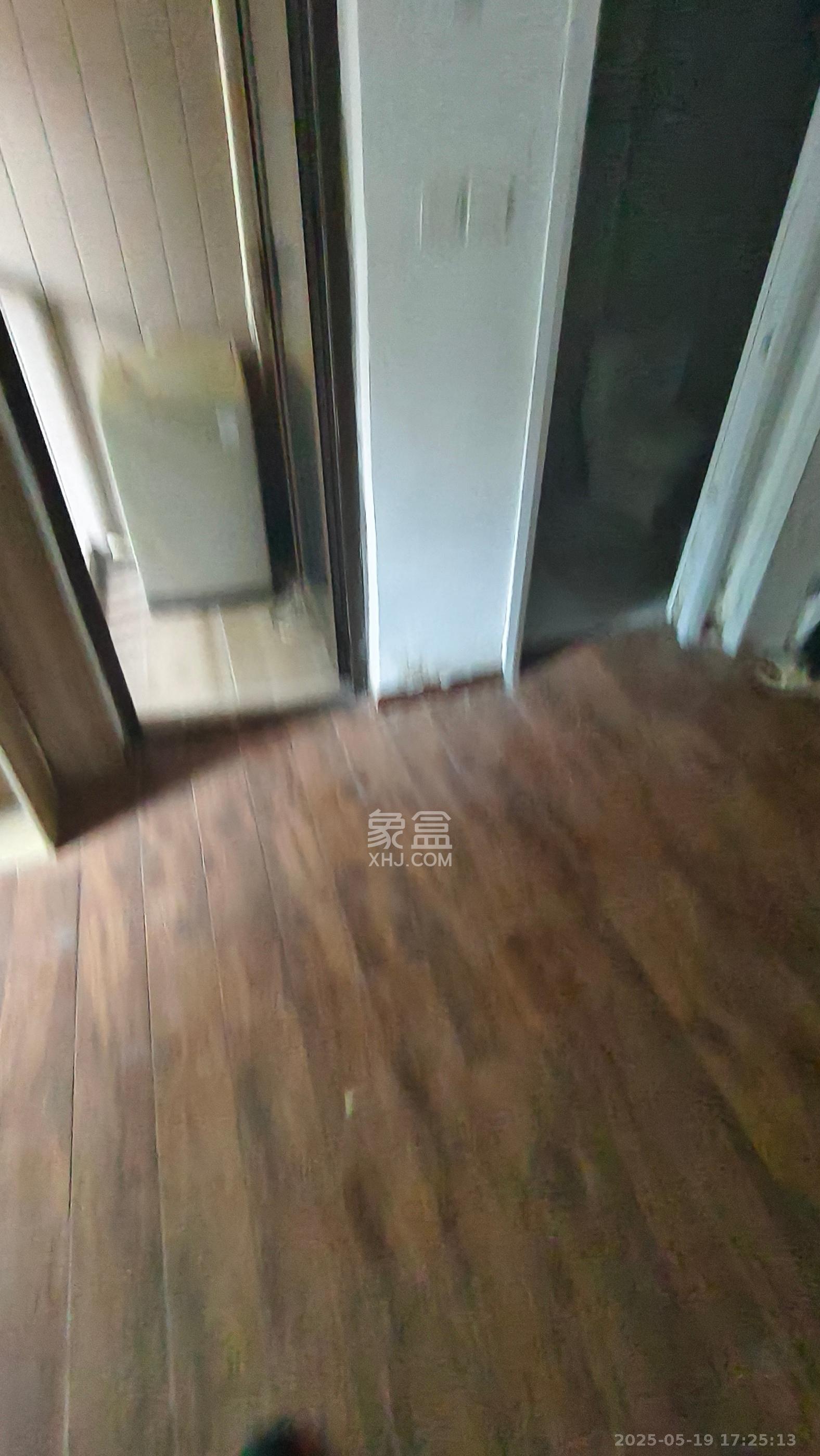 盈峰翠邸 5室2厅2卫 2600.0元/月 盈峰翠邸 5室2厅2卫 2600.0元/月室内图