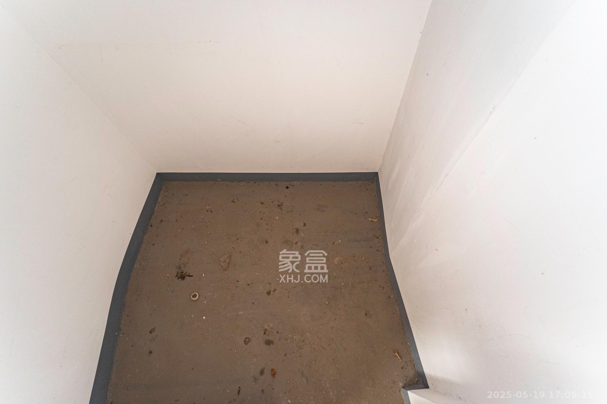 金岸教师公寓  4室2厅2卫    76.0万 金岸教师公寓  4室2厅2卫    76.0万其他