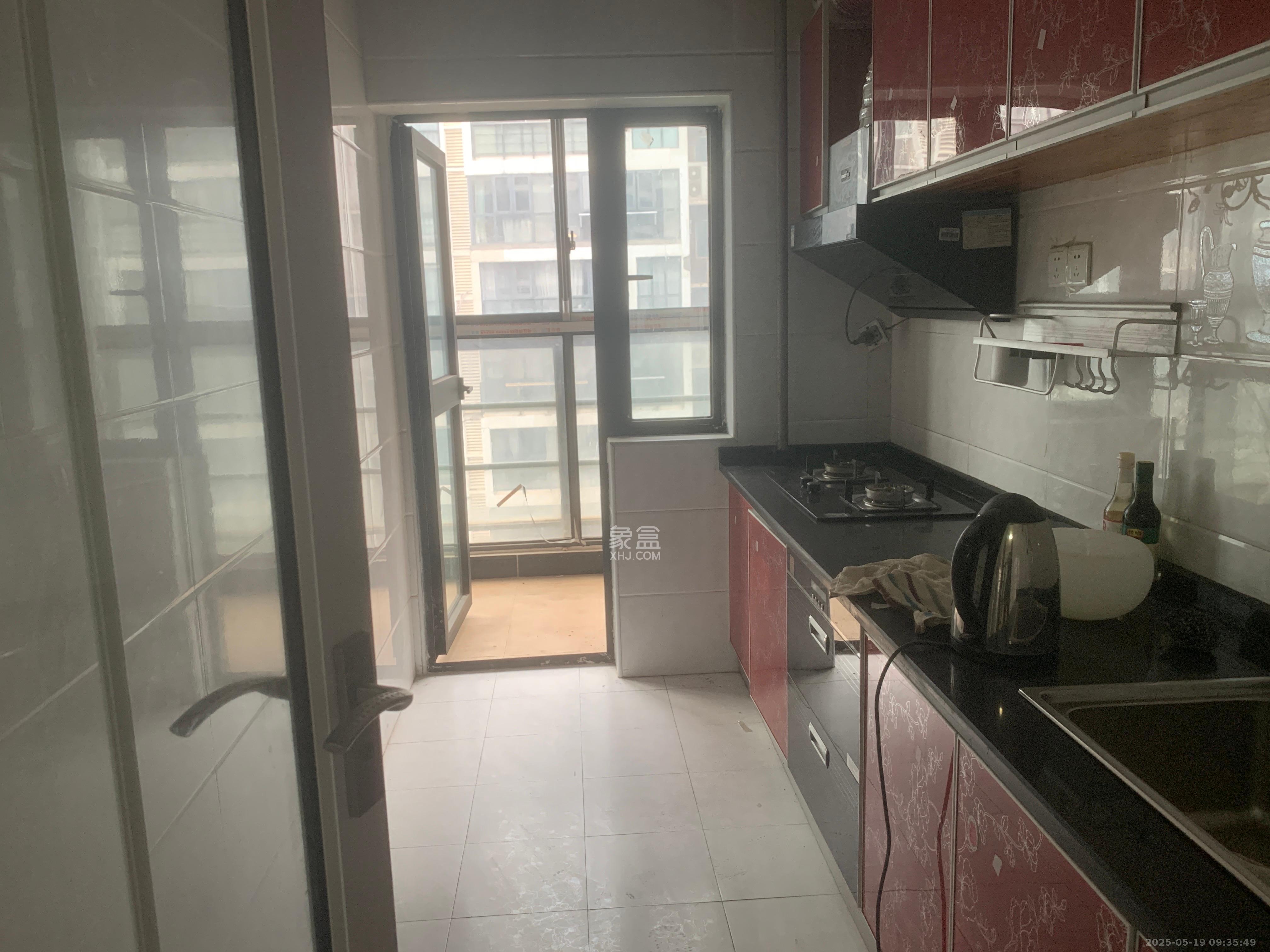 鑫远湘府华城 3室2厅1卫 2500.0元/月 鑫远湘府华城 3室2厅1卫 2500.0元/月室内图