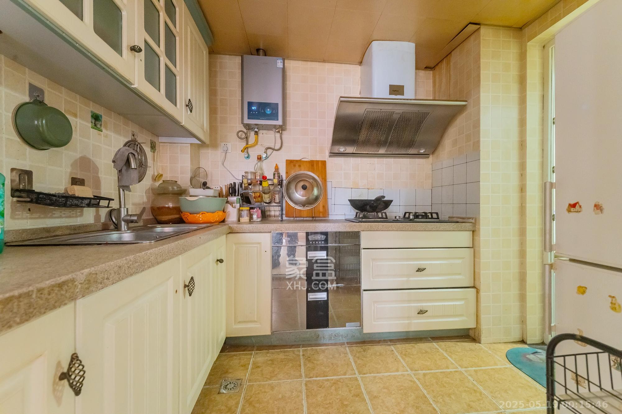 佳美星城 2室2厅1卫 43.8万 佳美星城 2室2厅1卫 43.8万厨房