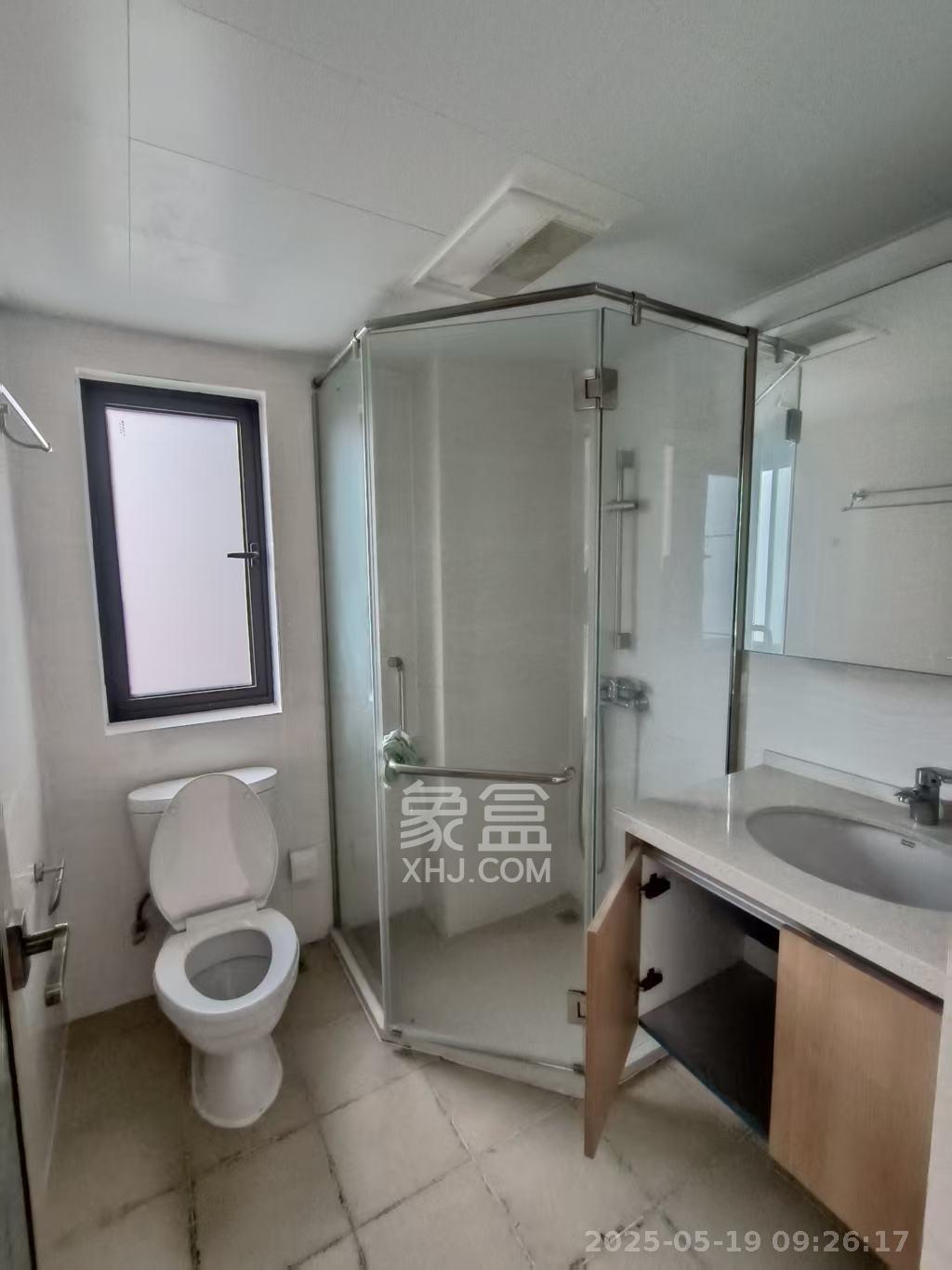 合能枫丹丽舍(柏悦名苑) 4室2厅0卫 2400.0元/月 合能枫丹丽舍(柏悦名苑) 4室2厅0卫 2400.0元/月室内图