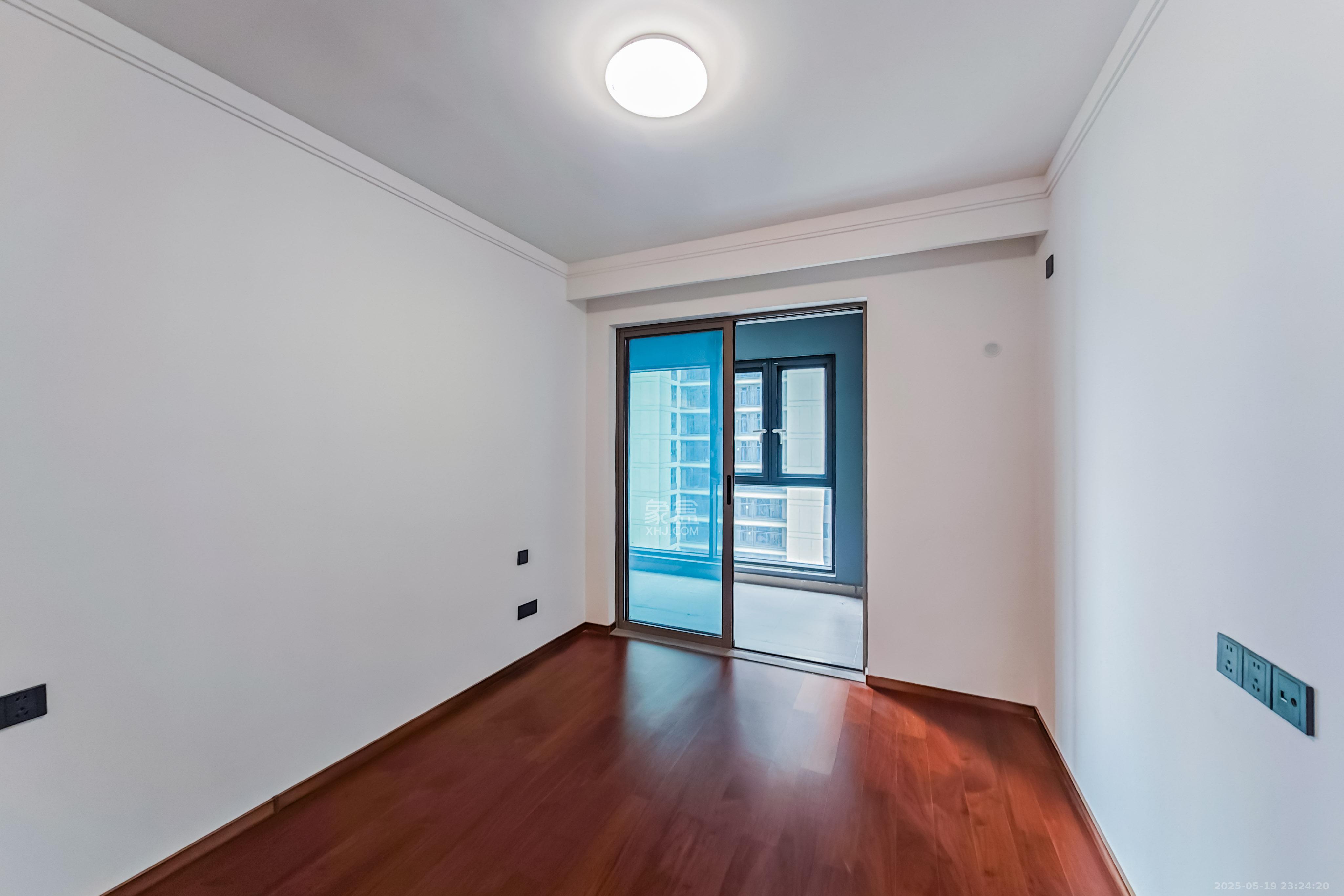 旭辉雨花郡  4室2厅2卫    216.0万 旭辉雨花郡  4室2厅2卫    216.0万卧室