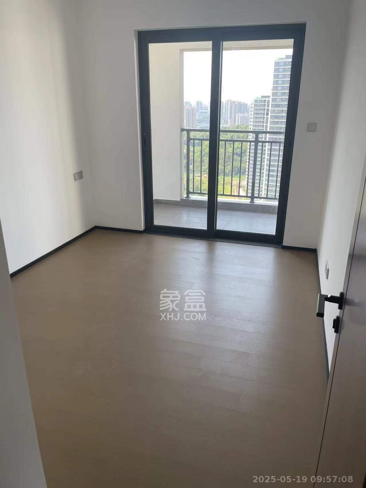 中海星樾府  4室2厅1卫   4500.00元/月