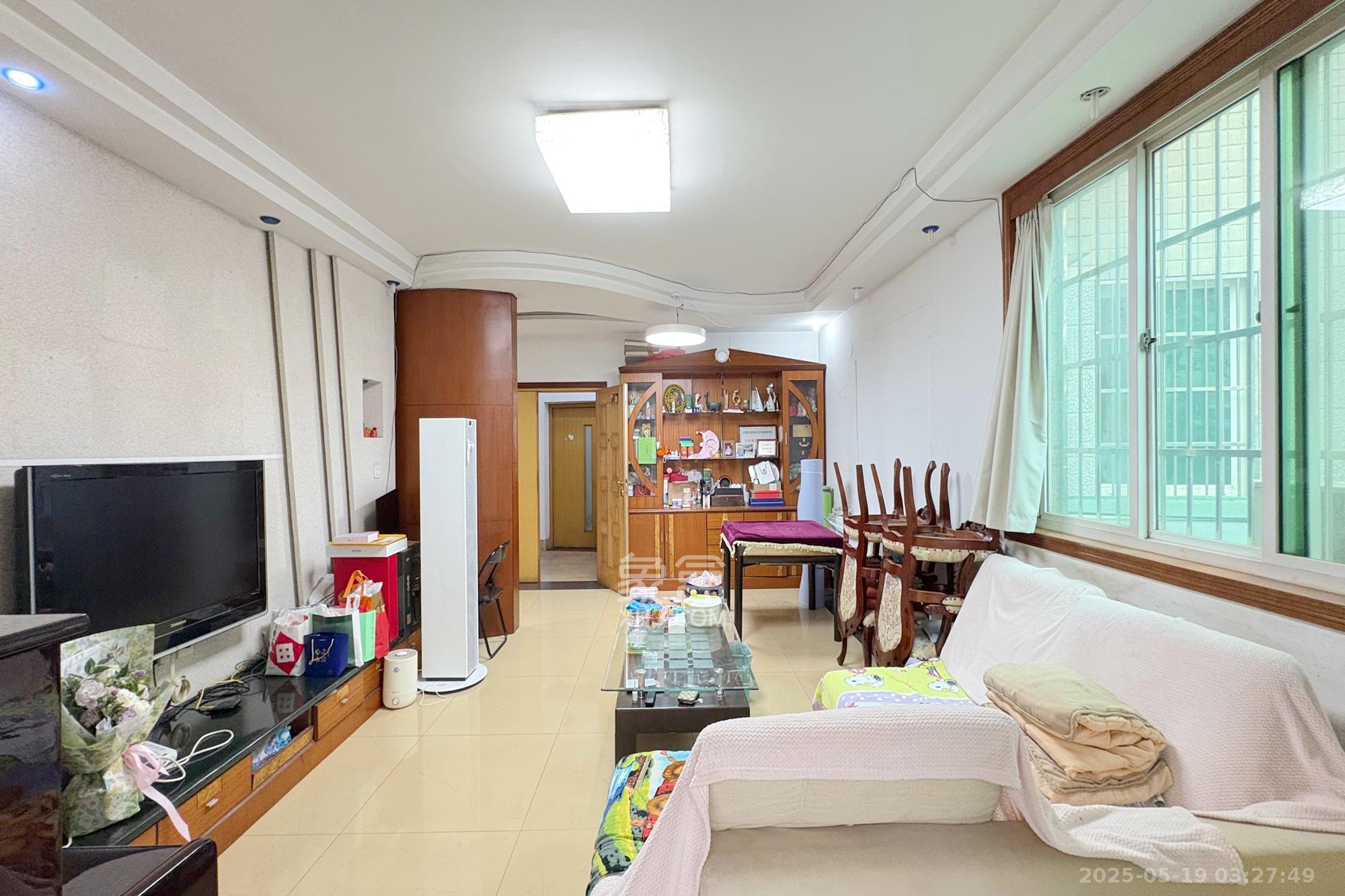 维一星城 3室2厅2卫 148.0万 维一星城 3室2厅2卫 148.0万客厅