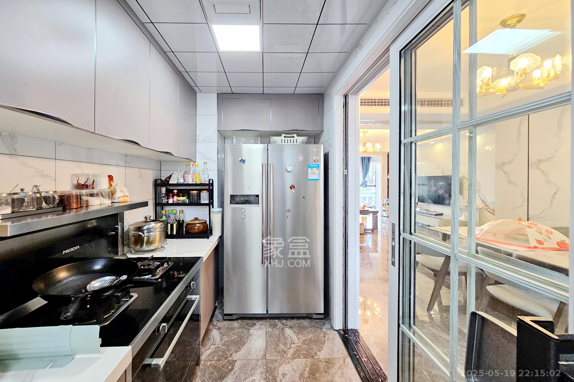 明昇壹城(明昇时代广场)二期  4室2厅2卫    229.0万 明昇壹城(明昇时代广场)二期  4室2厅2卫    229.0万厨房