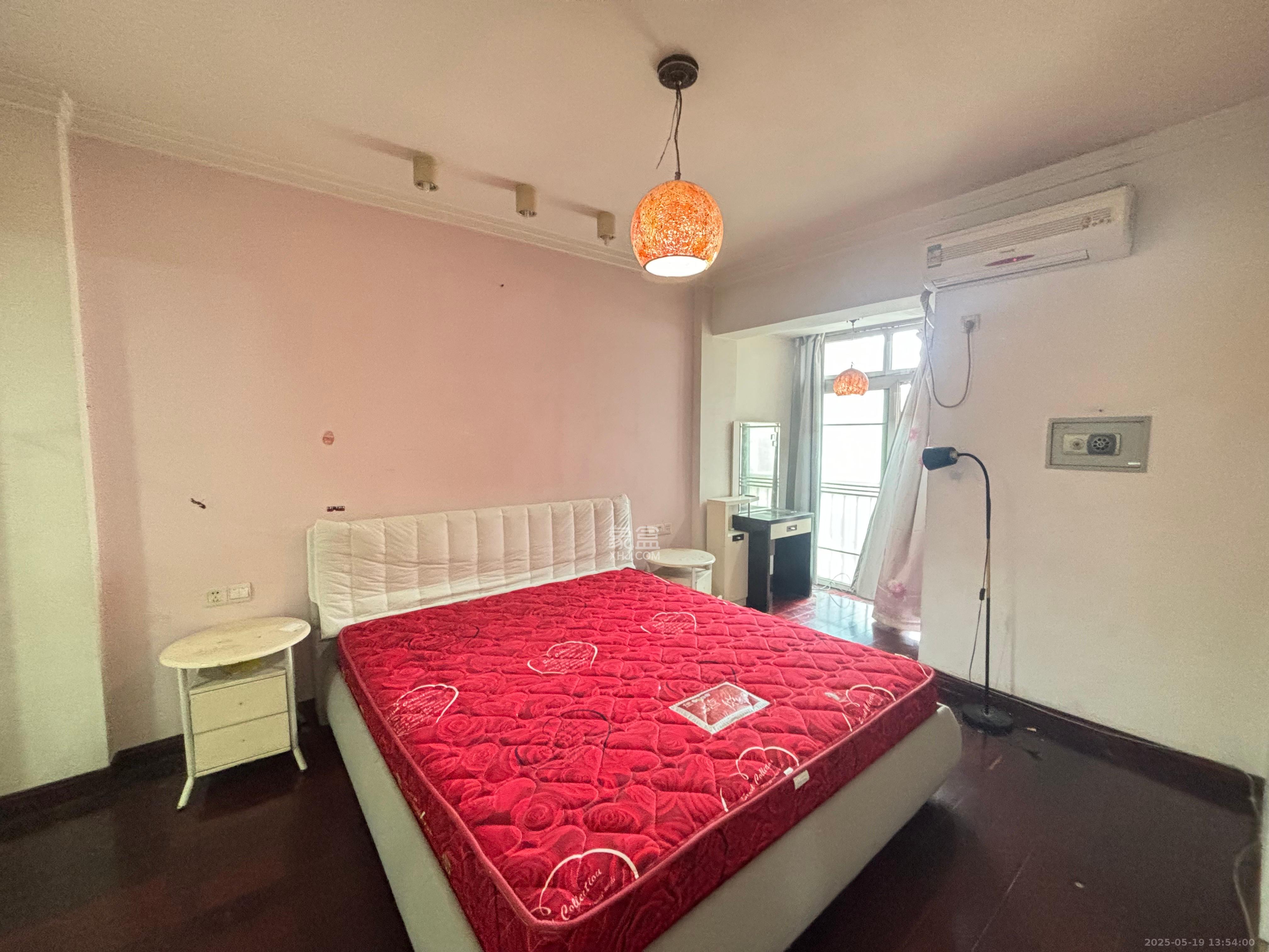 都市春天 3室2厅2卫 2400.0元/月 都市春天 3室2厅2卫 2400.0元/月室内图