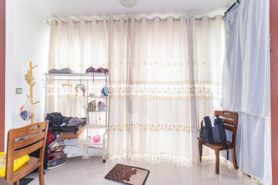 银盘鑫城 2室2厅1卫 49.80万 银盘鑫城 2室2厅1卫 49.80万阳台