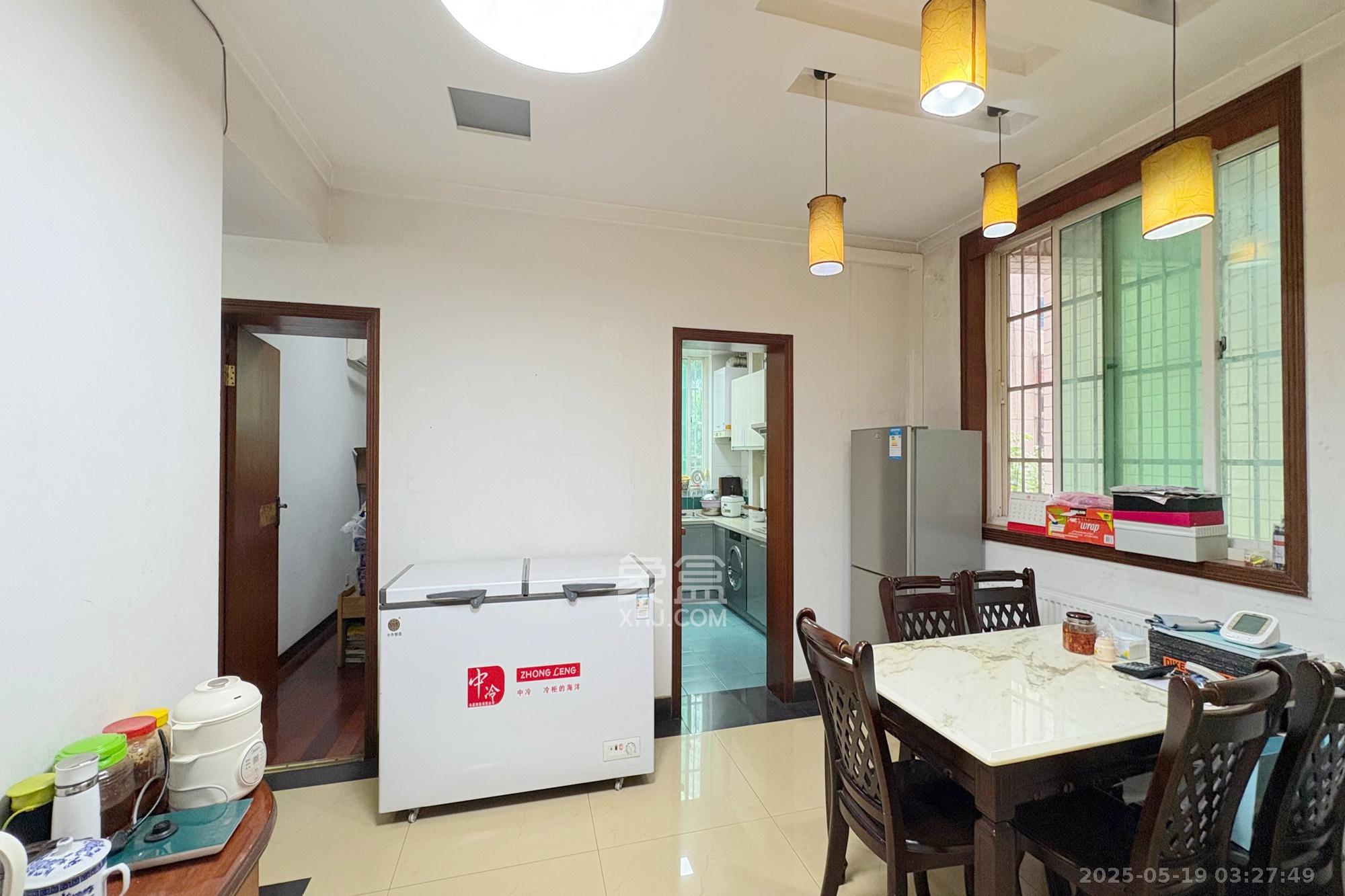 维一星城 3室2厅2卫 148.0万 维一星城 3室2厅2卫 148.0万客厅