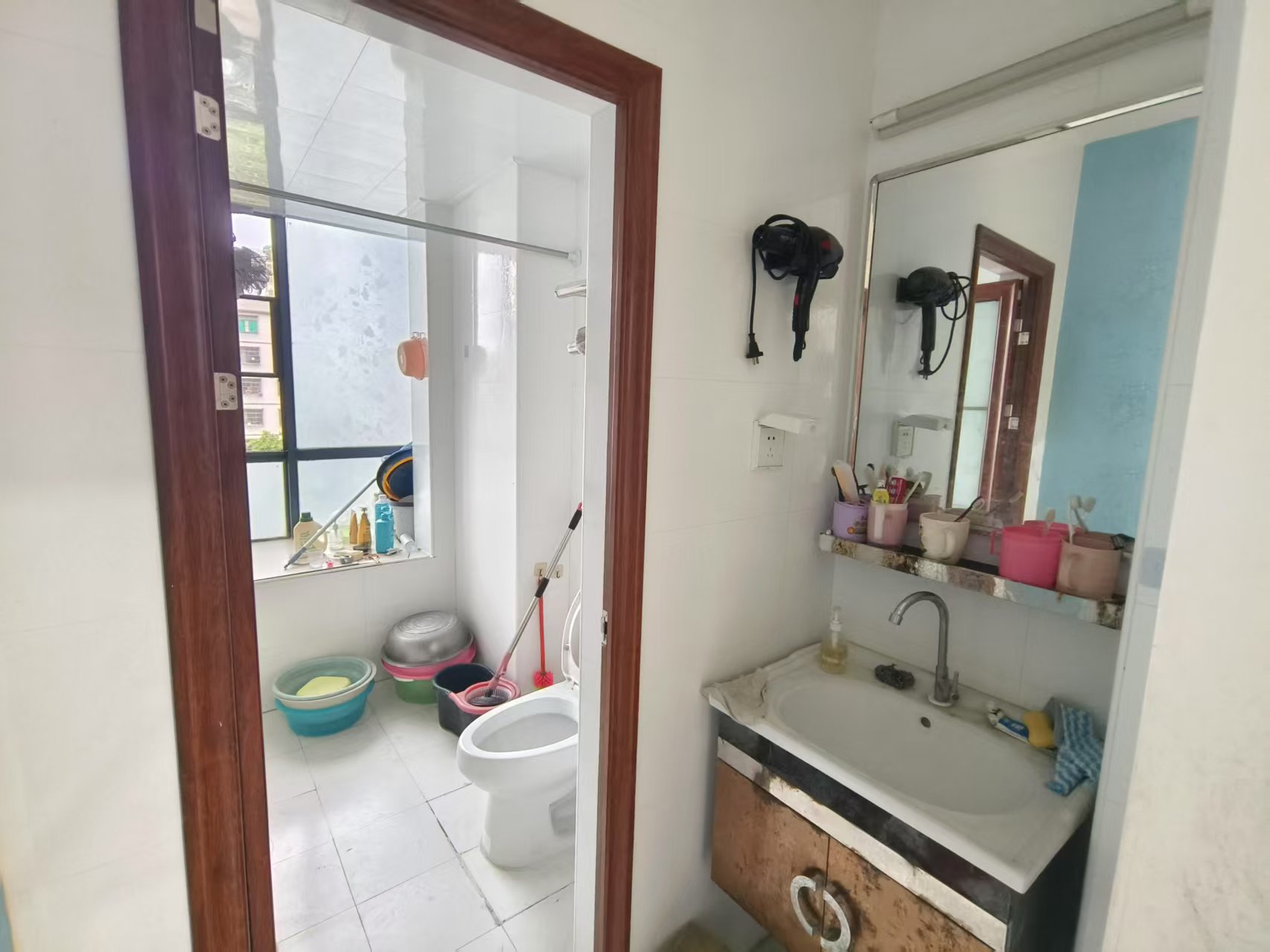 水晶城 3室2厅2卫 2800.0元/月 水晶城 3室2厅2卫 2800.0元/月室内图