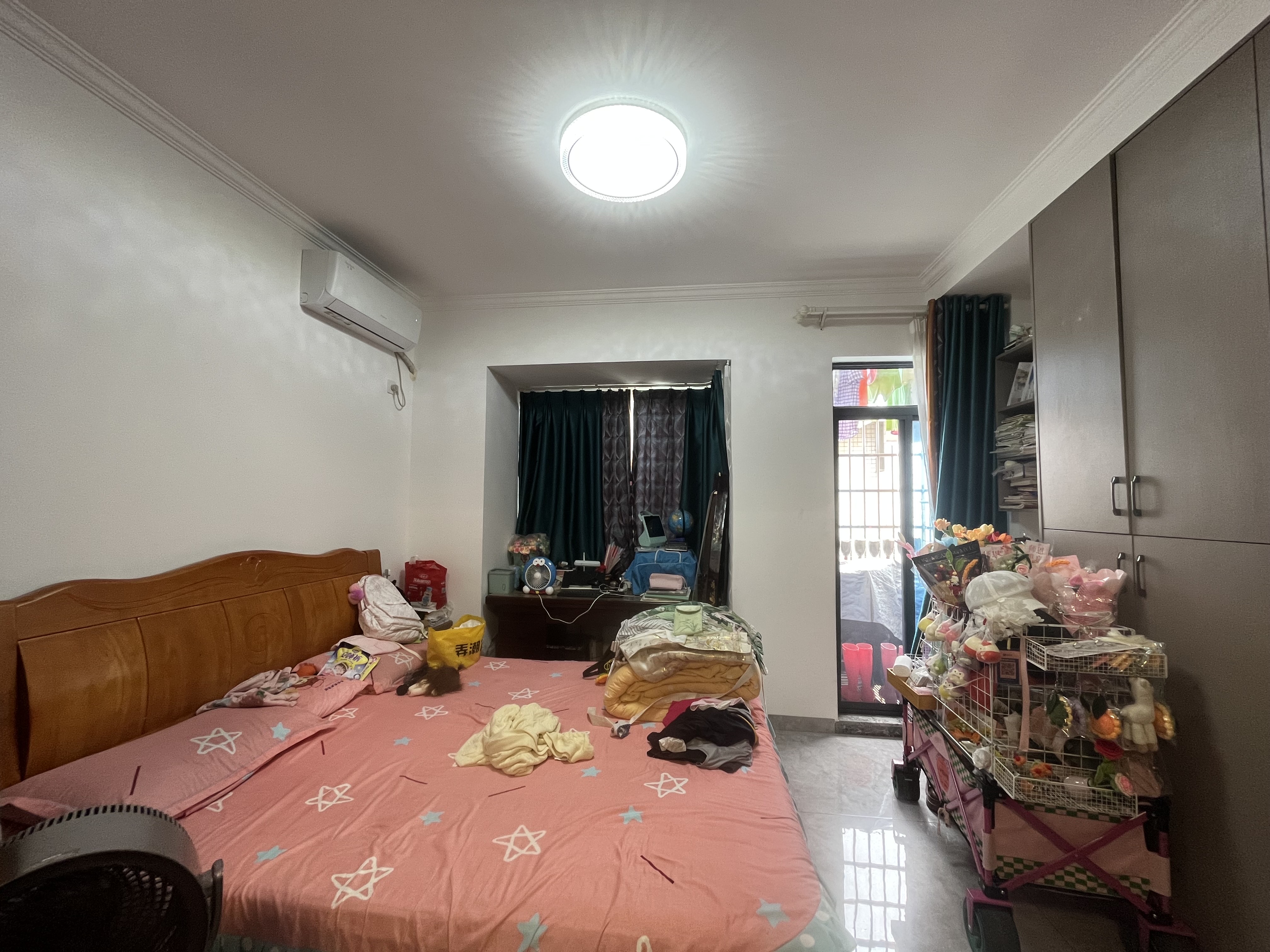 青春里  2室1厅1卫    48.0万客厅