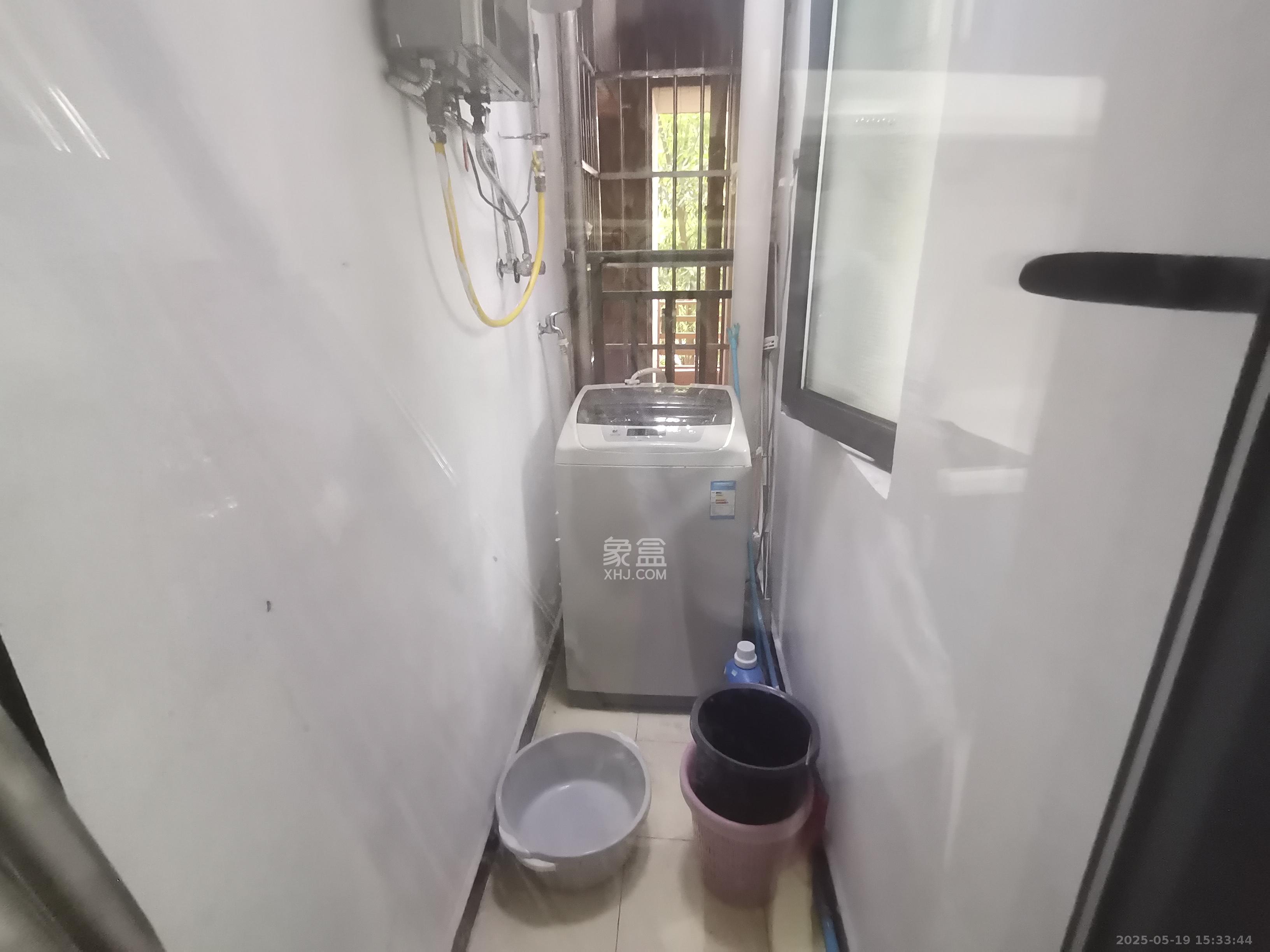 中建芙蓉工社  1室2厅1卫   1600.00元/月室内图