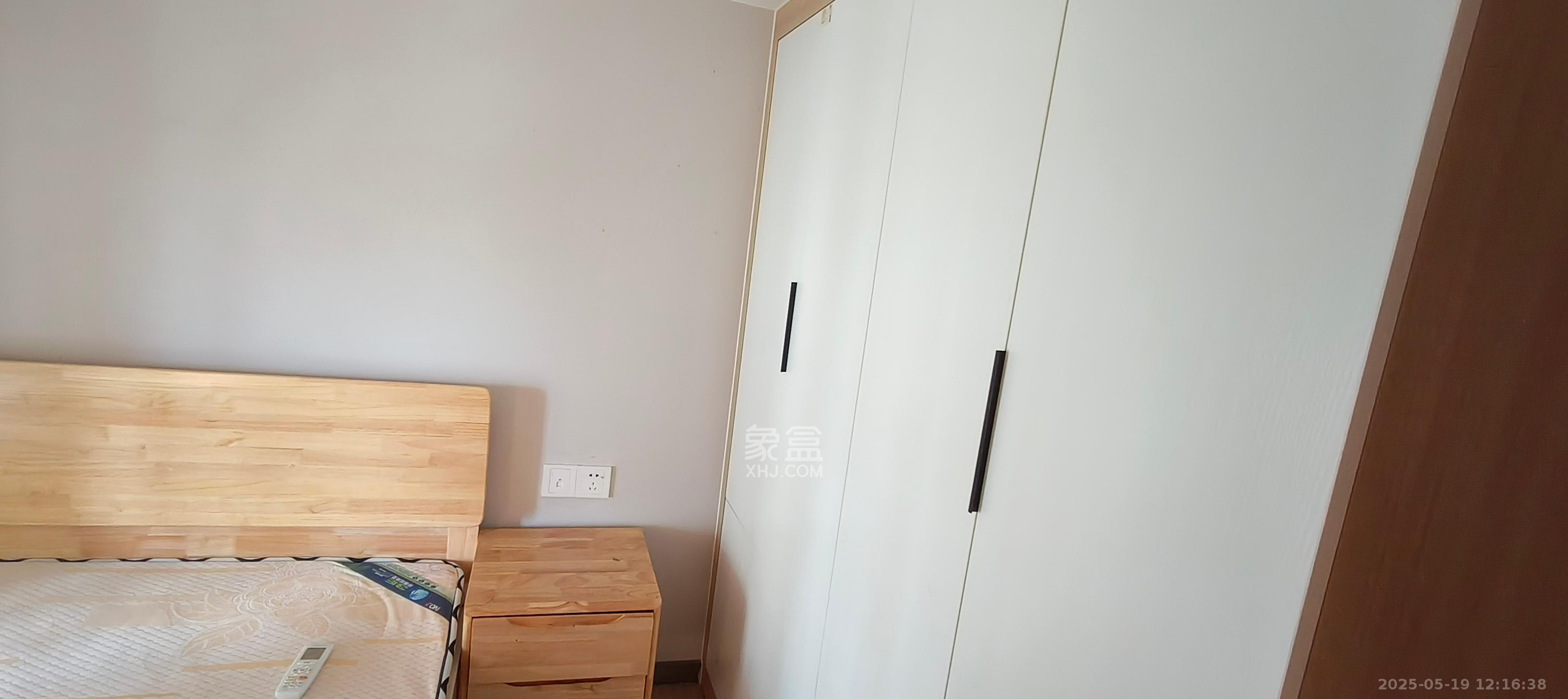 时代年华  2室1厅1卫    1500.0元/月室内图