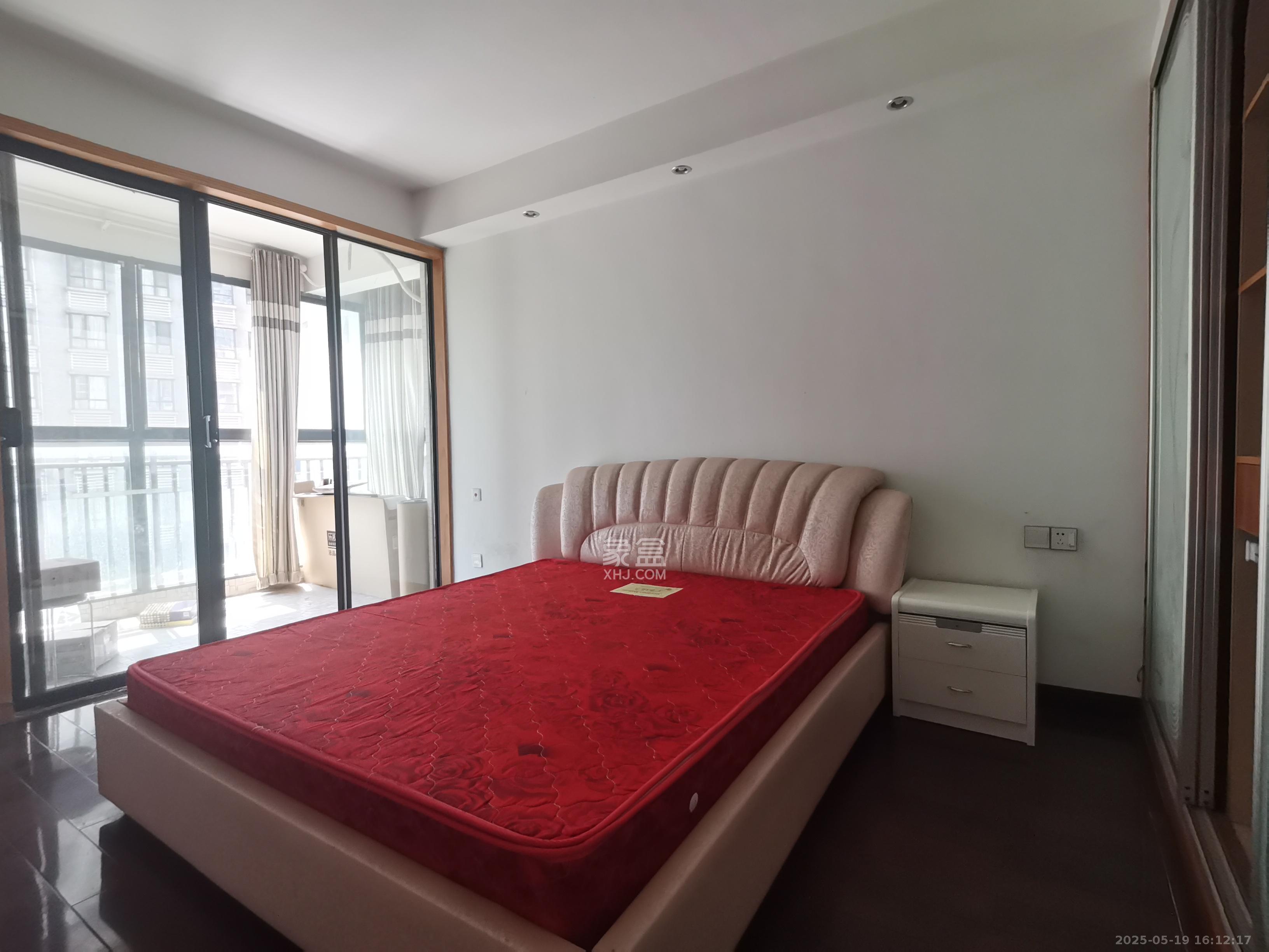 莱茵城 3室2厅1卫 2300.0元/月 莱茵城 3室2厅1卫 2300.0元/月室内图