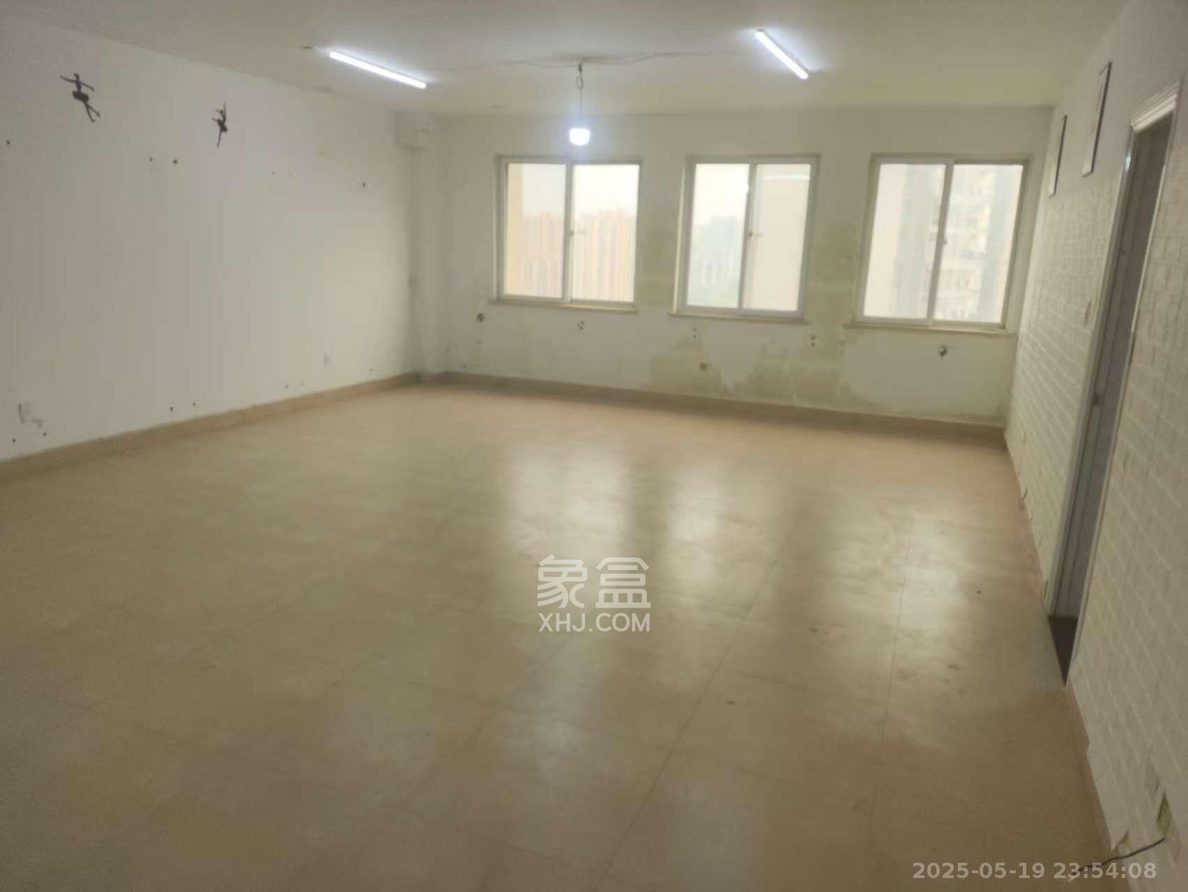 巧克力空间（建鸿达现代大厦）  1室1厅1卫   2000.00元/月室内图