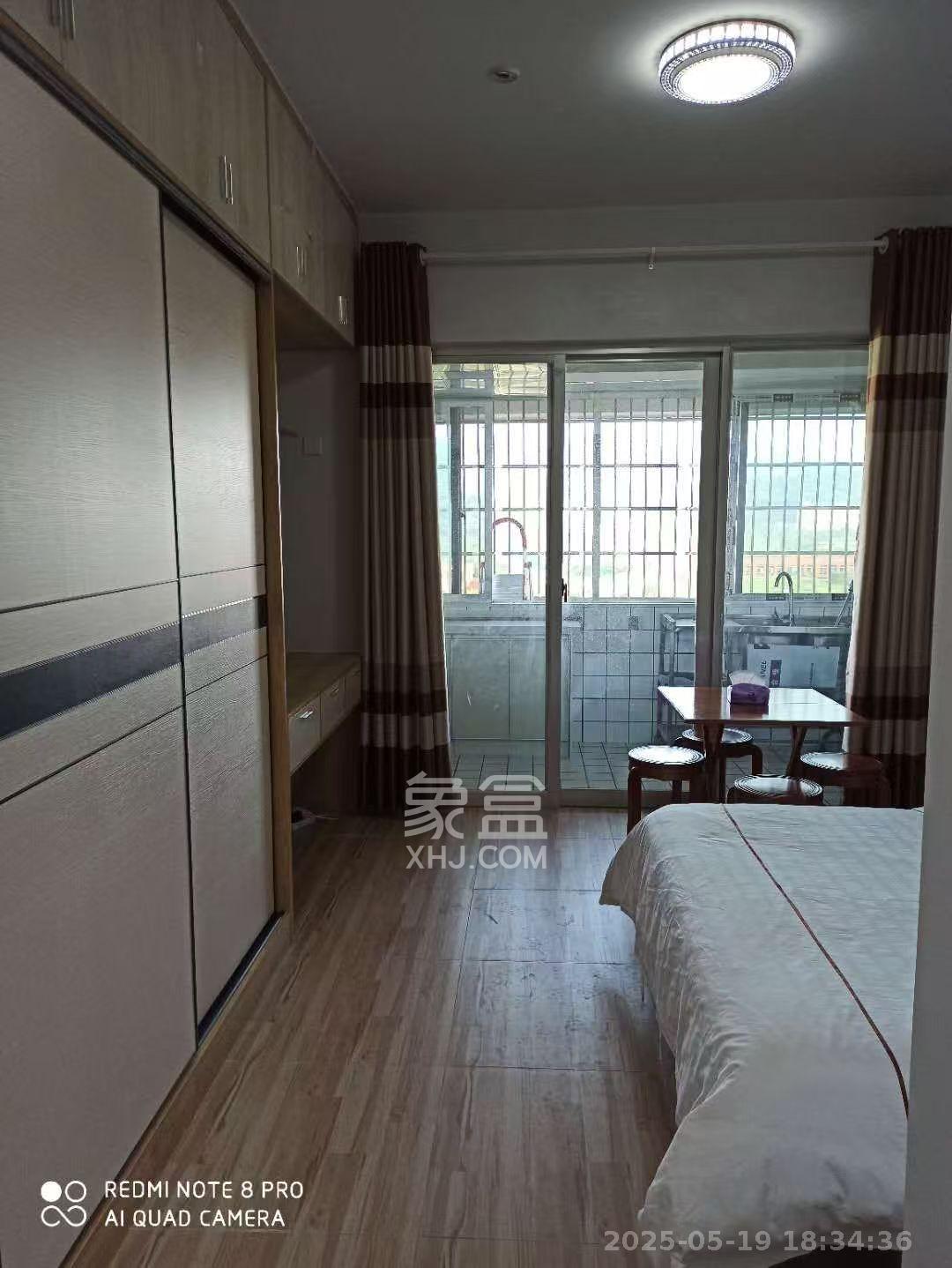 观湖公寓  1室1厅1卫    1600.0元/月 观湖公寓  1室1厅1卫    1600.0元/月室内图